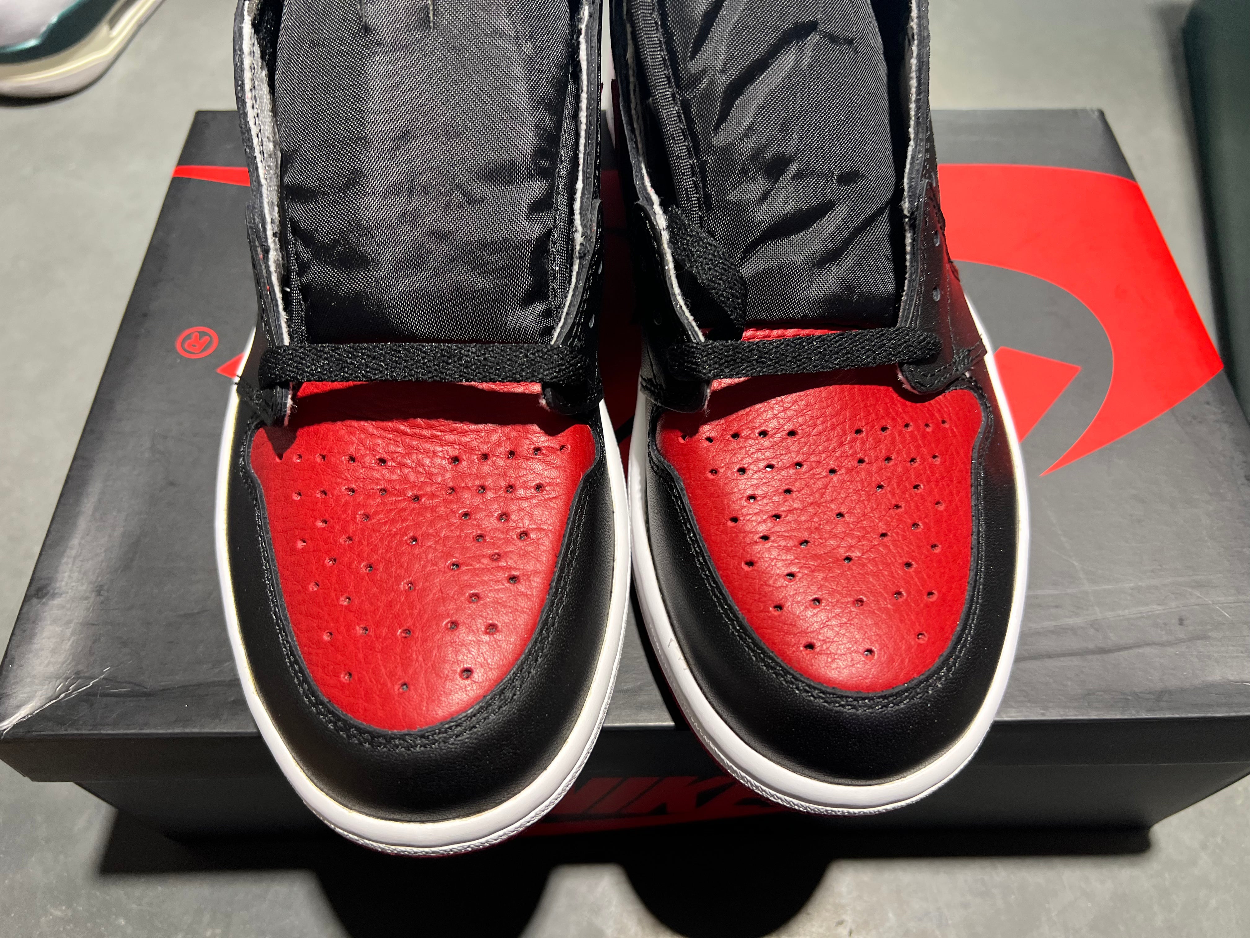 Air Jordan 1 Retro High - Bred Banned 2016 Size 10