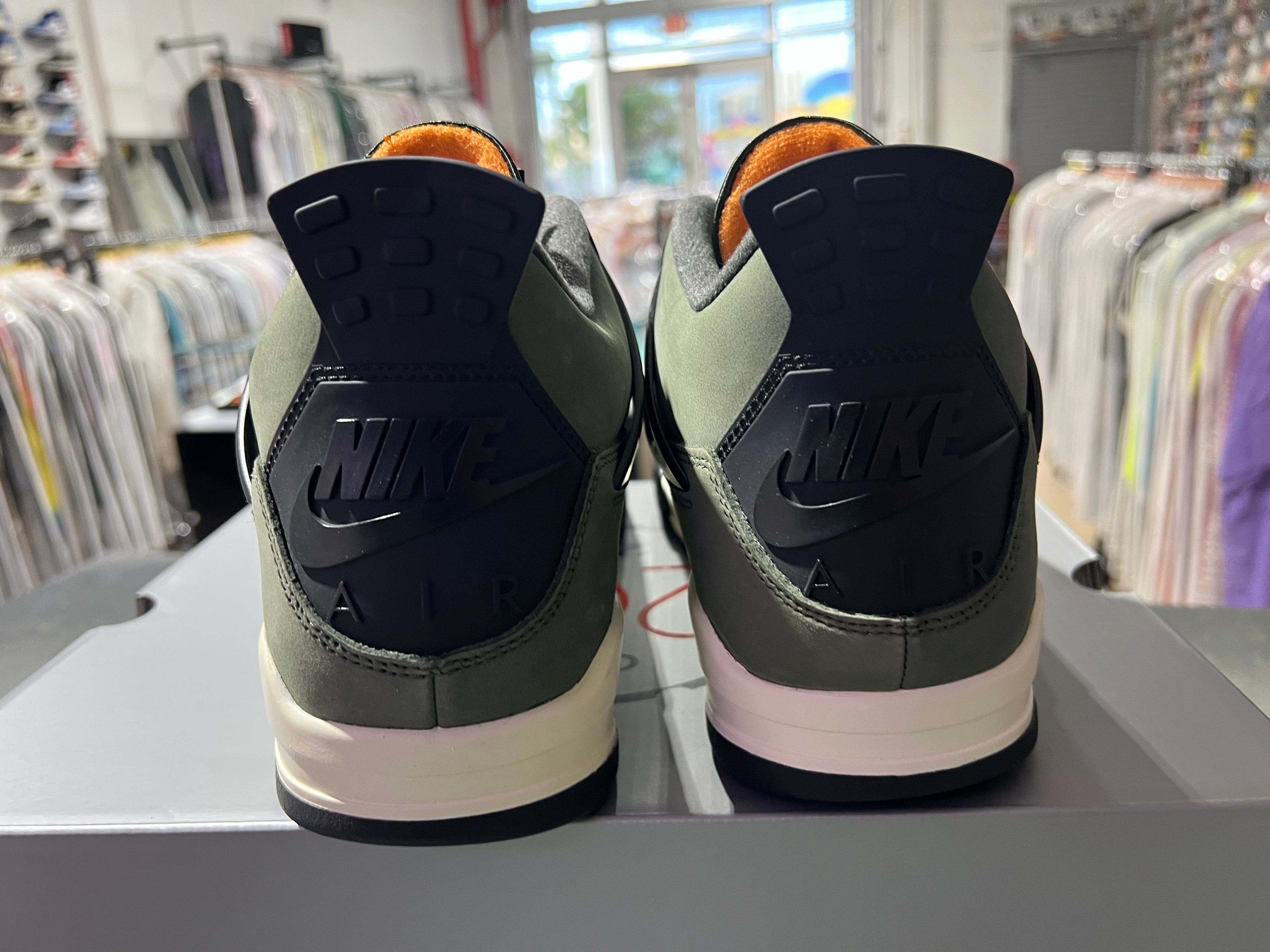 Air Jordan 4 Retro OG SP - Undefeated Size 13