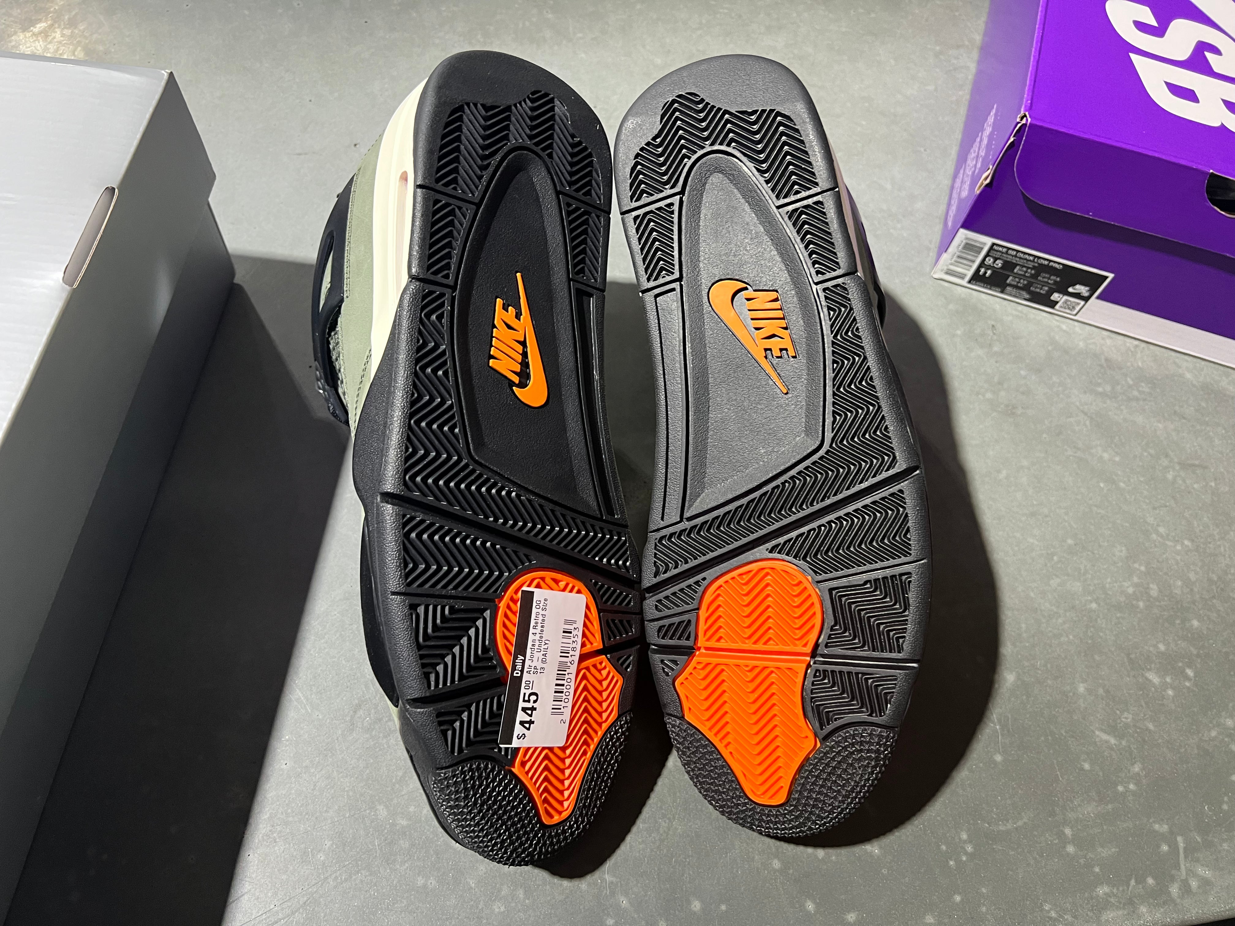 Air Jordan 4 Retro OG SP - Undefeated Size 13