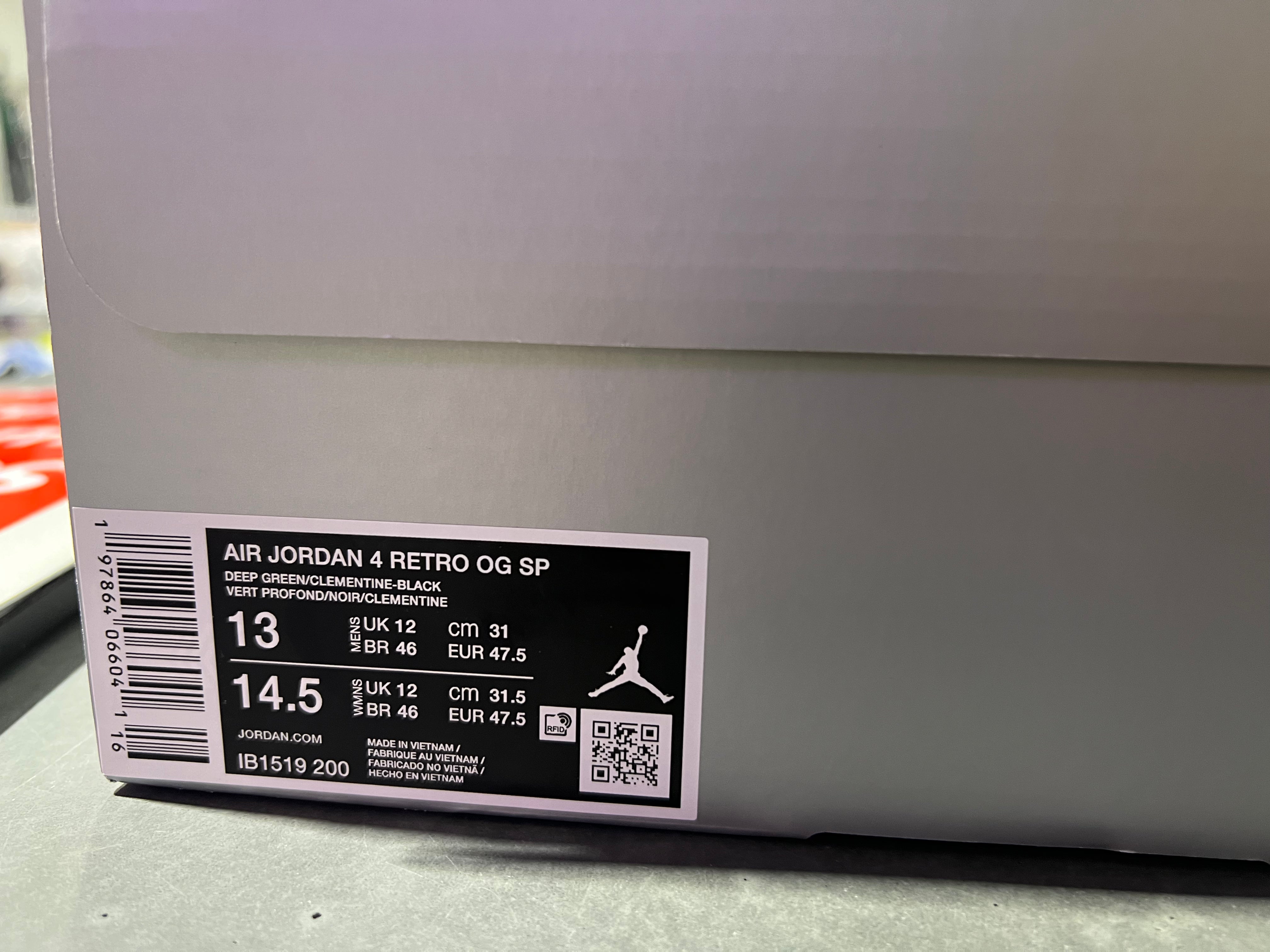 Air Jordan 4 Retro OG SP - Undefeated Size 13