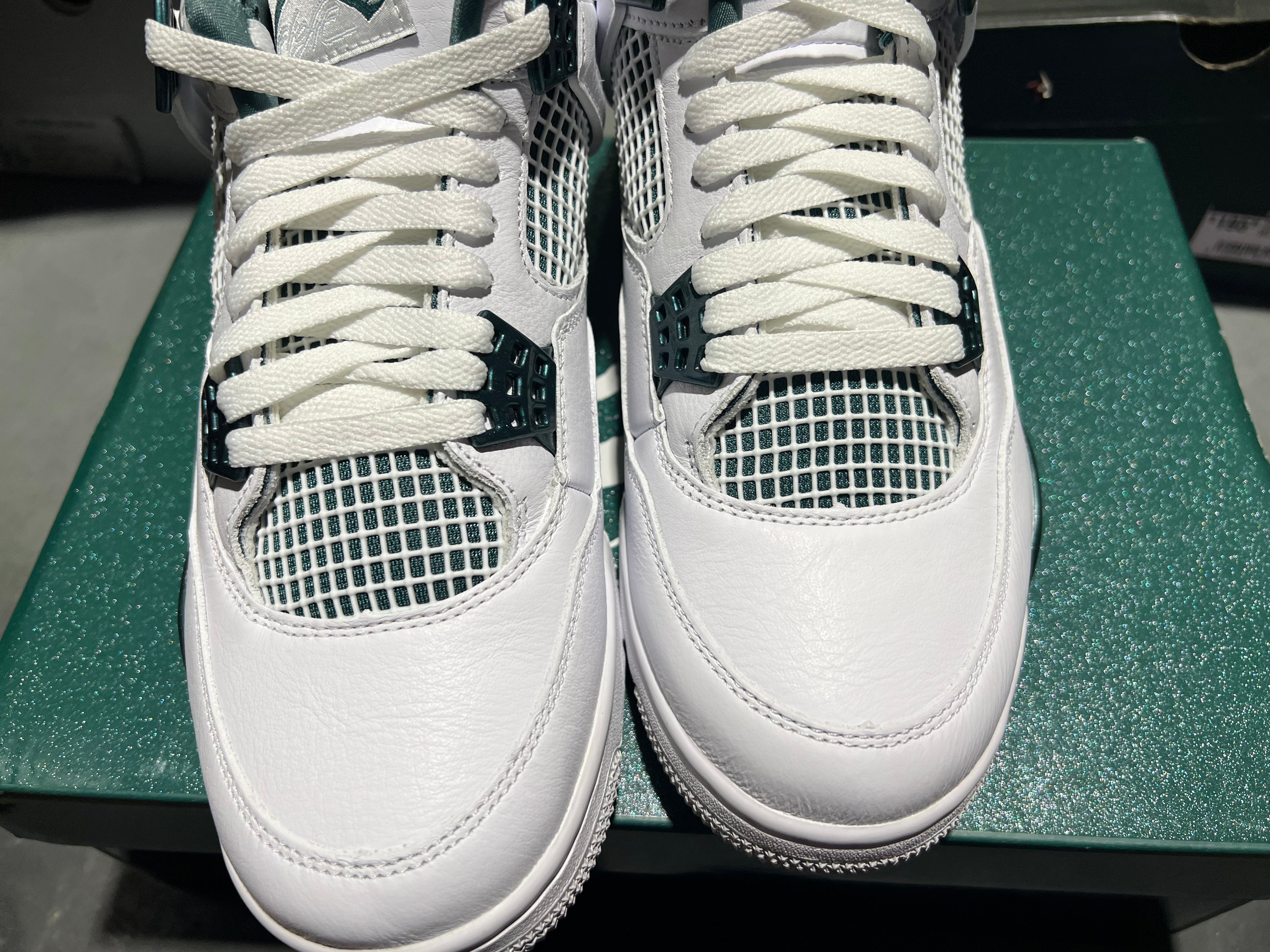 Air Jordan 4 Retro - Oxidized Green Size 10