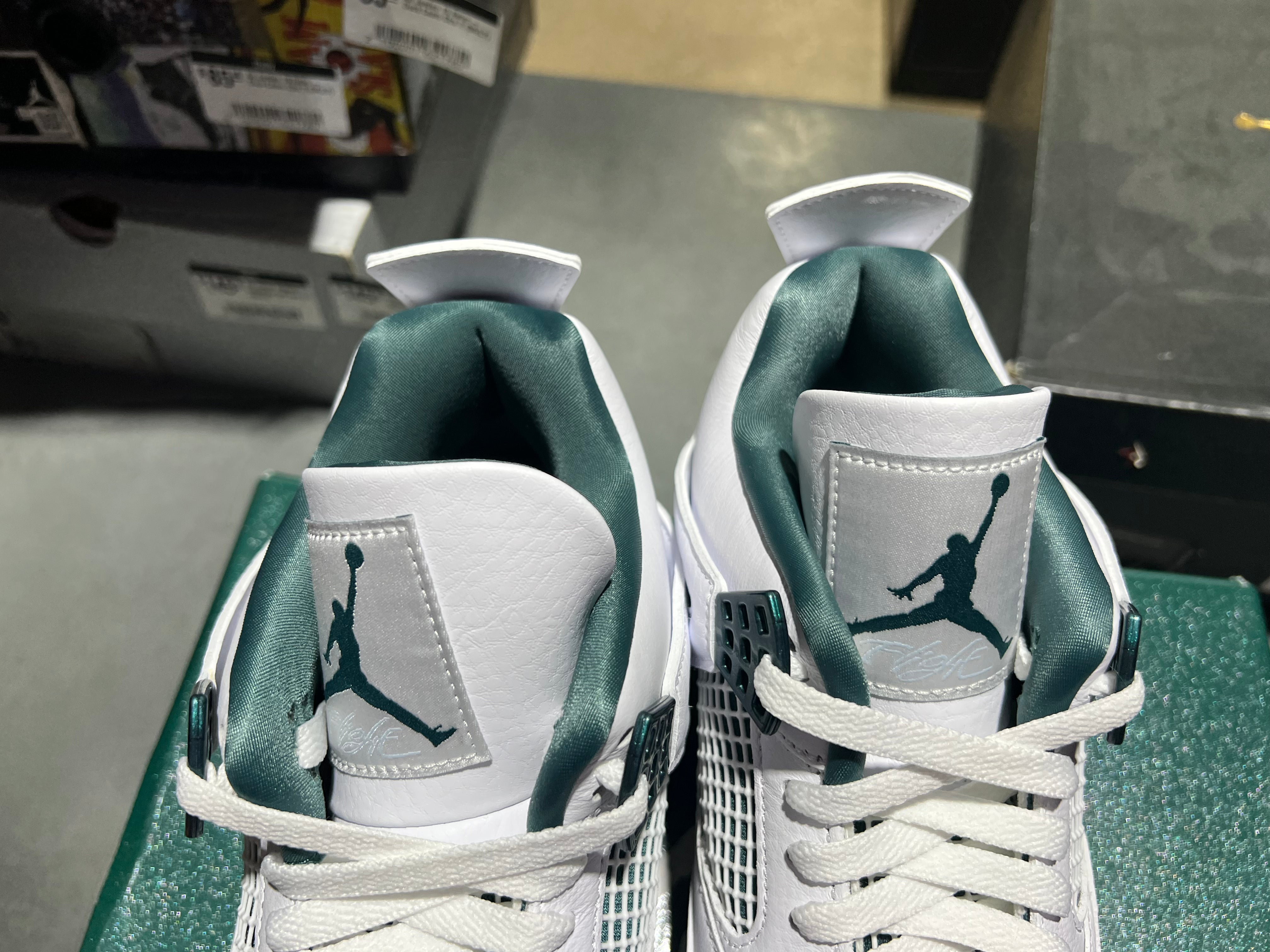 Air Jordan 4 Retro - Oxidized Green Size 10