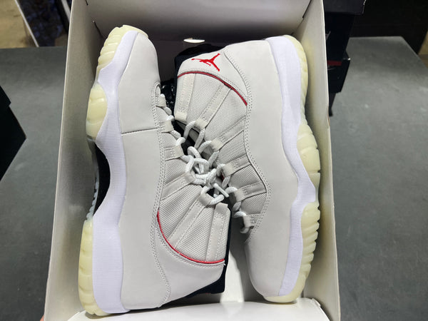 Air Jordan 11 Retro - Platinum Tint Size 11