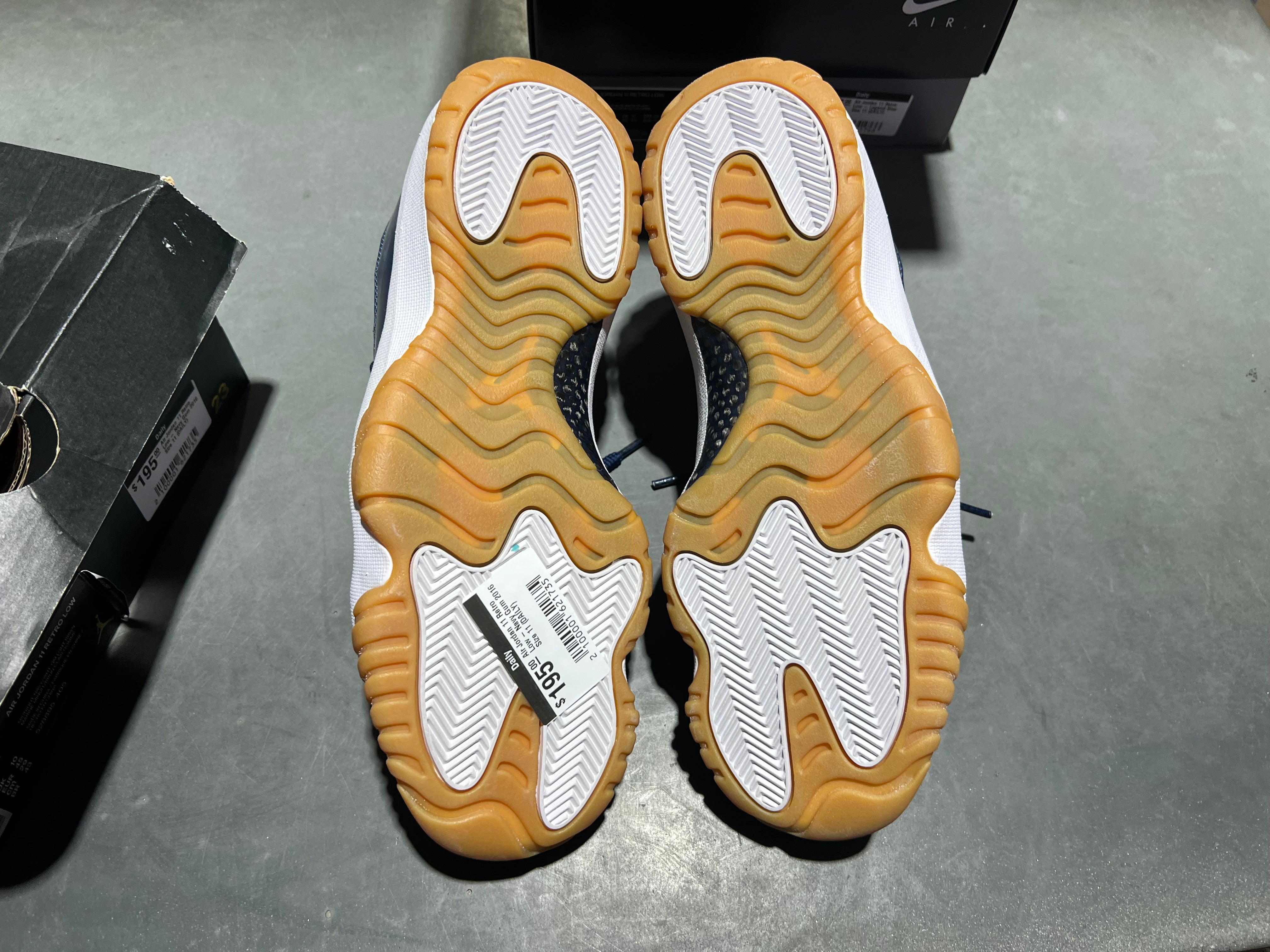 Air Jordan 11 Retro Low - Navy Gum 2016 Size 11