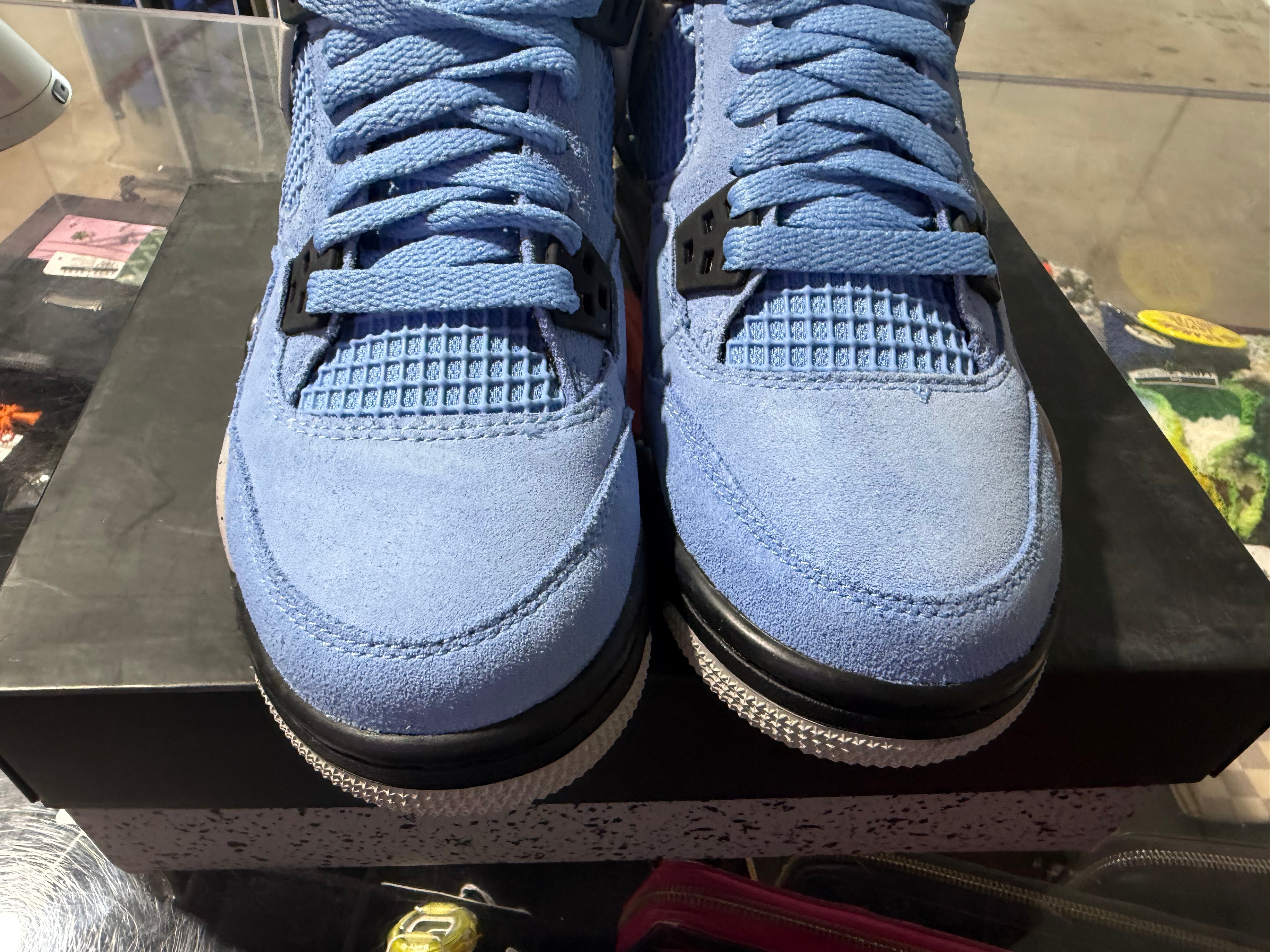 Air Jordan 4 Retro (GS) - UNC Size 4.5Y