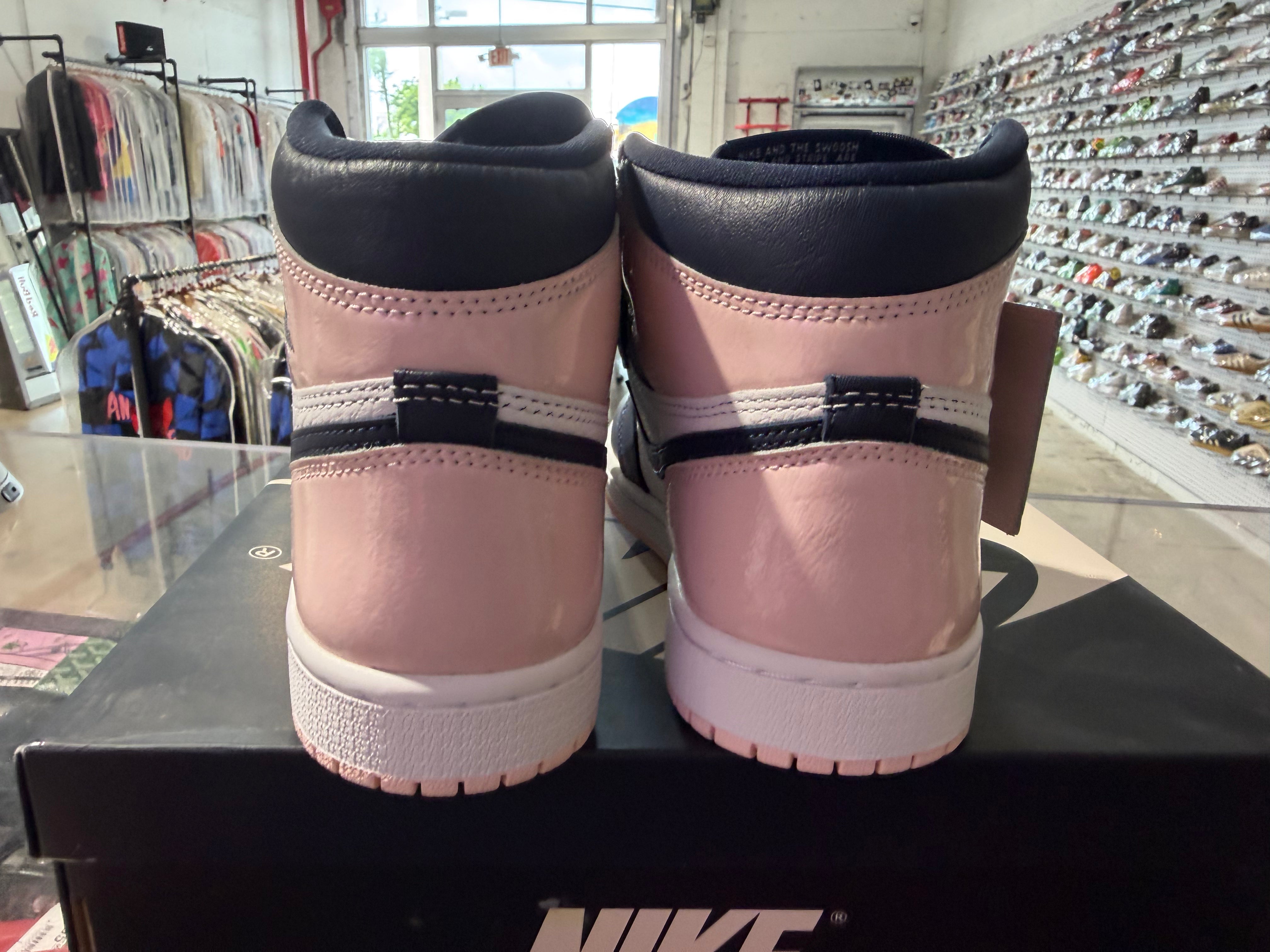 W Air Jordan 1 Retro Hi OG - Atmosphere	Size 6W/4.5M