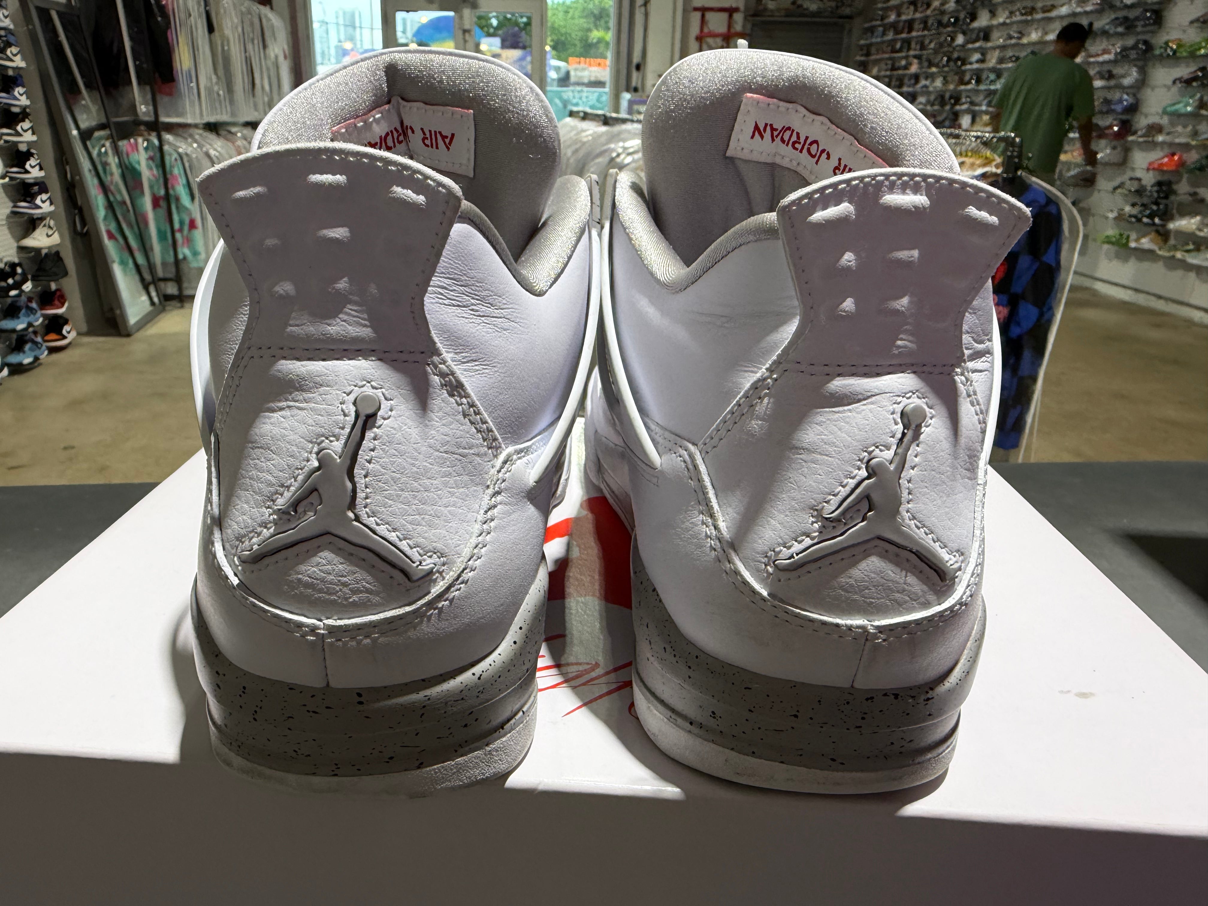 Air Jordan 4 Retro - White Oreo Size 10