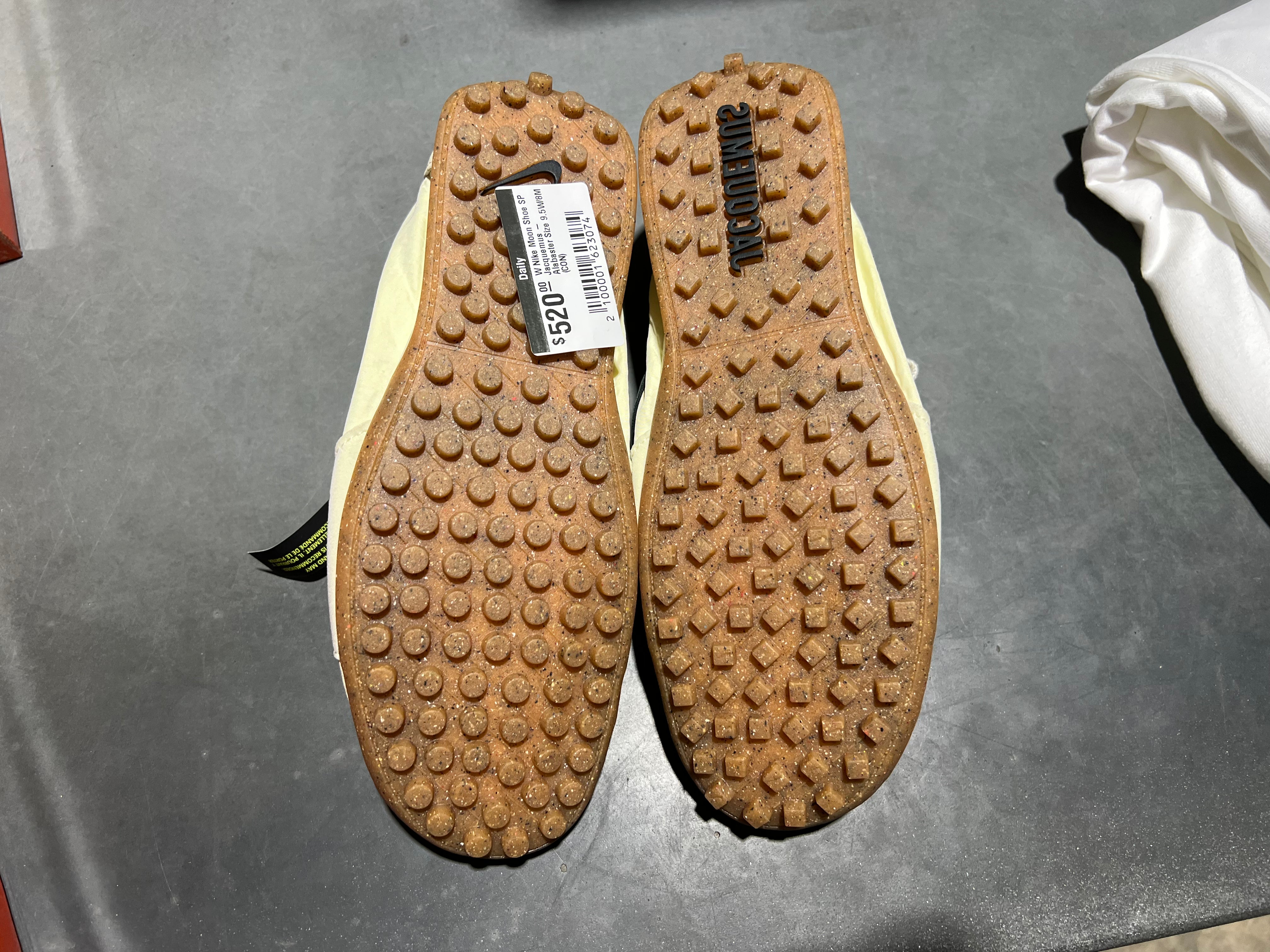 W Nike Moon Shoe SP Jacquemus - Alabaster Size 9.5W/8M