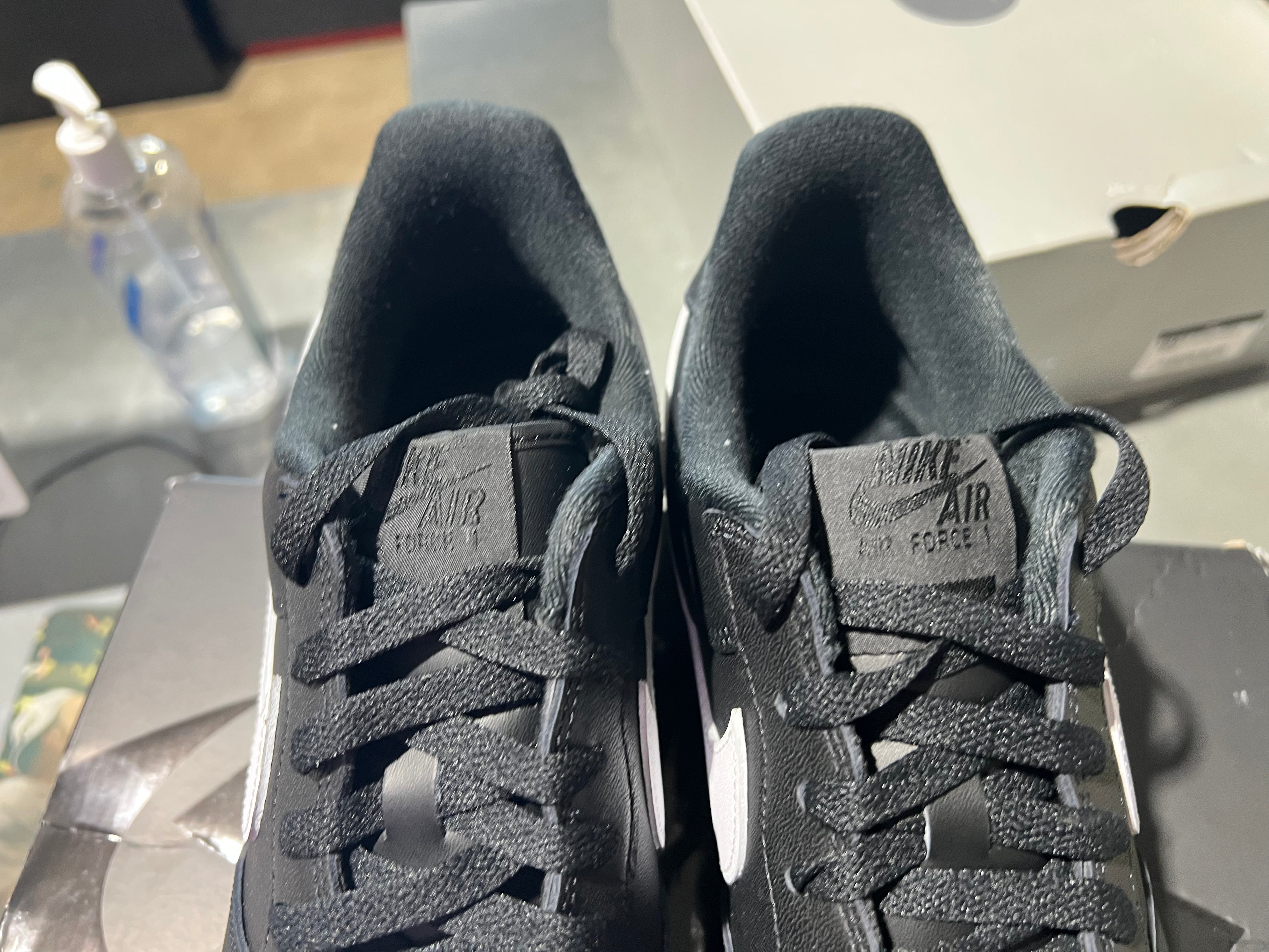 Nike Air Force 1 Low Supreme - Black/White Size 13