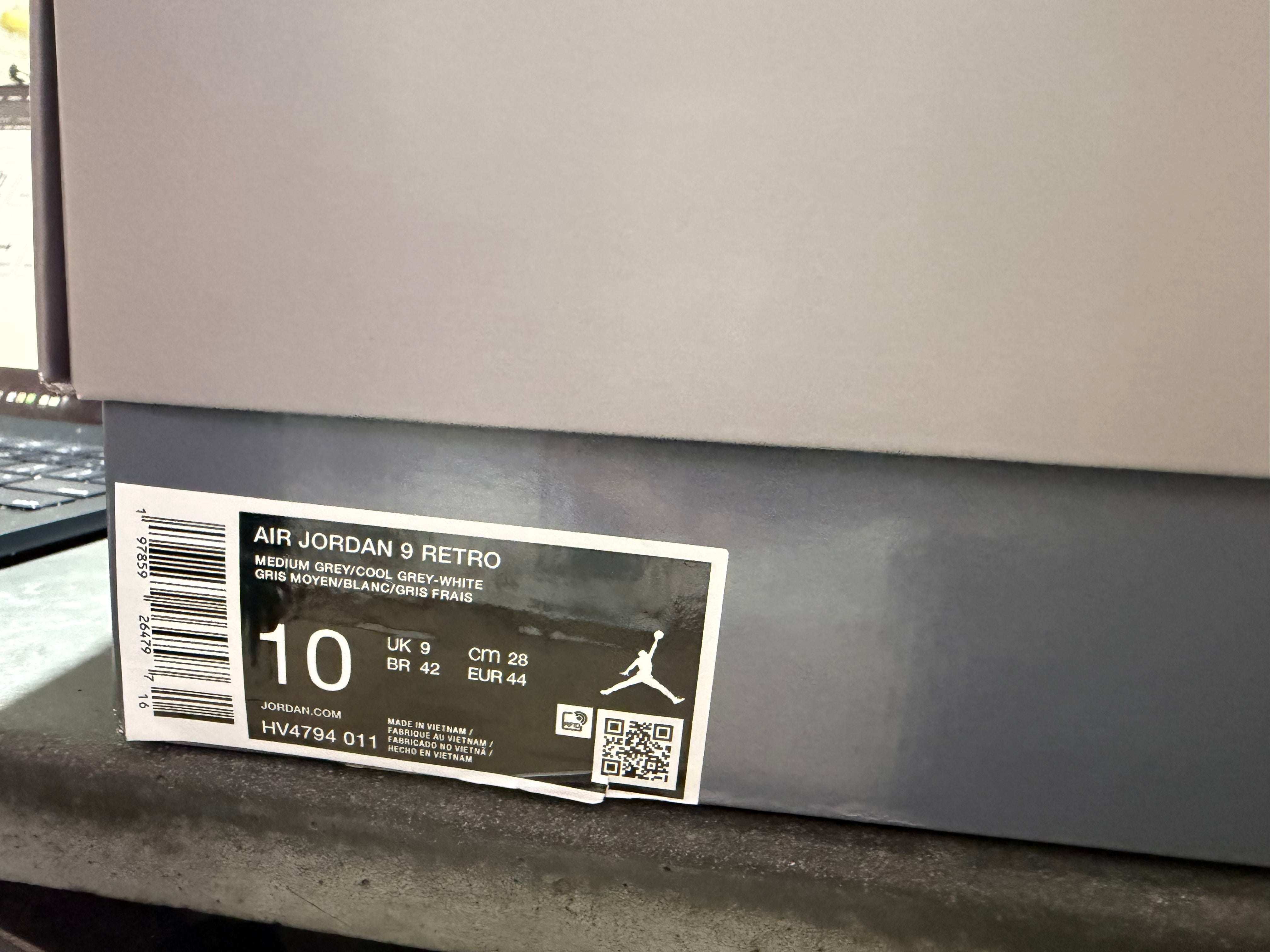 Air Jordan 9 Retro - Cool Grey Size 10