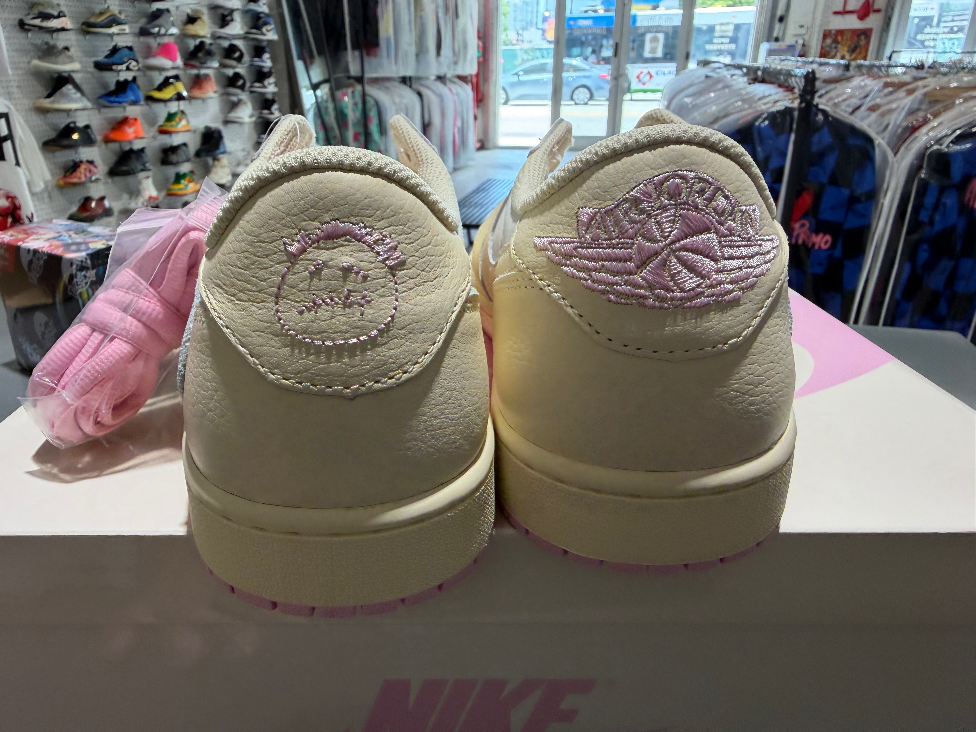 Air Jordan 1 Low OG SP - Travis Scott/Shy Pink Size 13