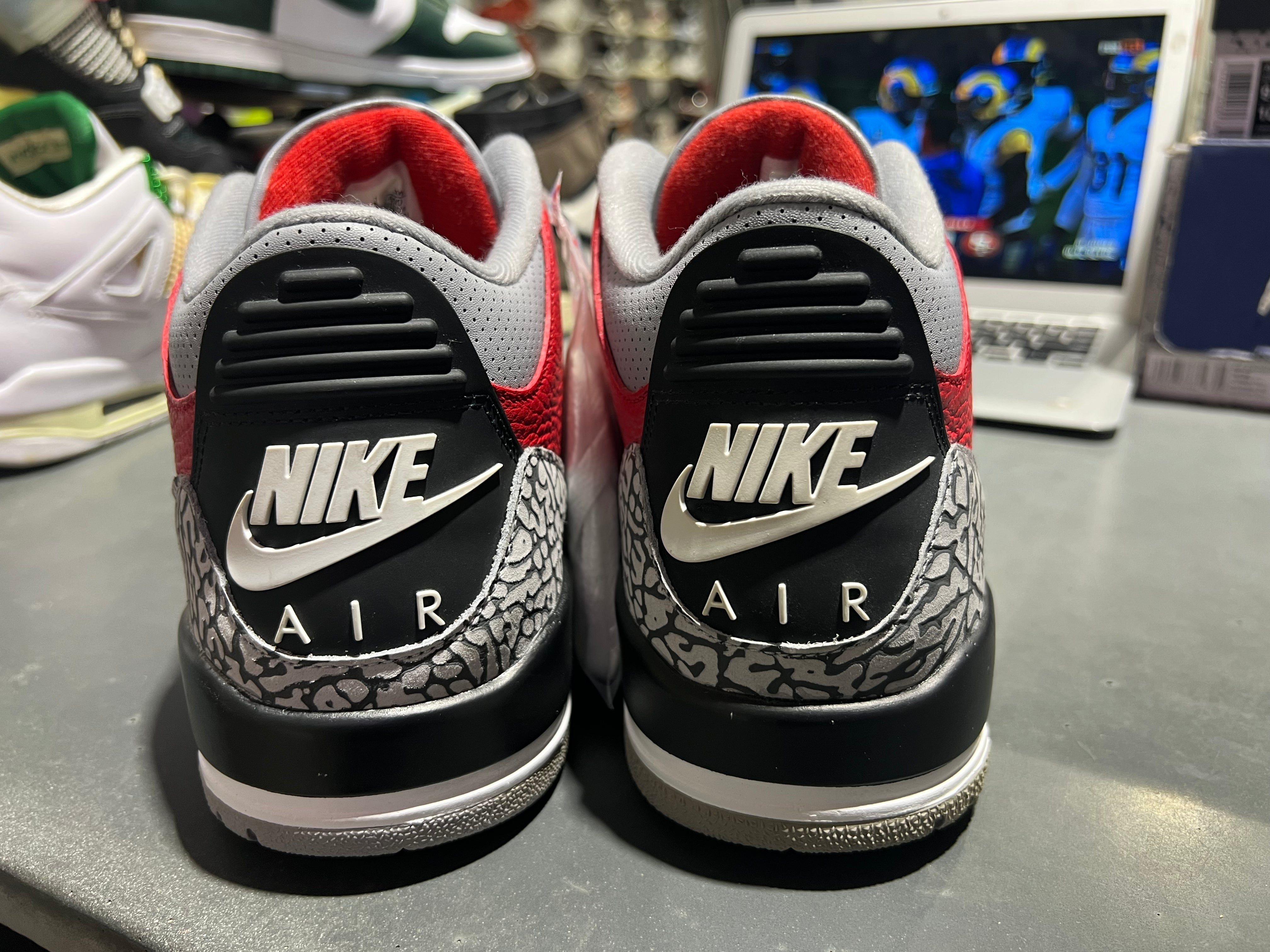 Air Jordan 3 Retro SE - Unite Fire Red Size 11.5