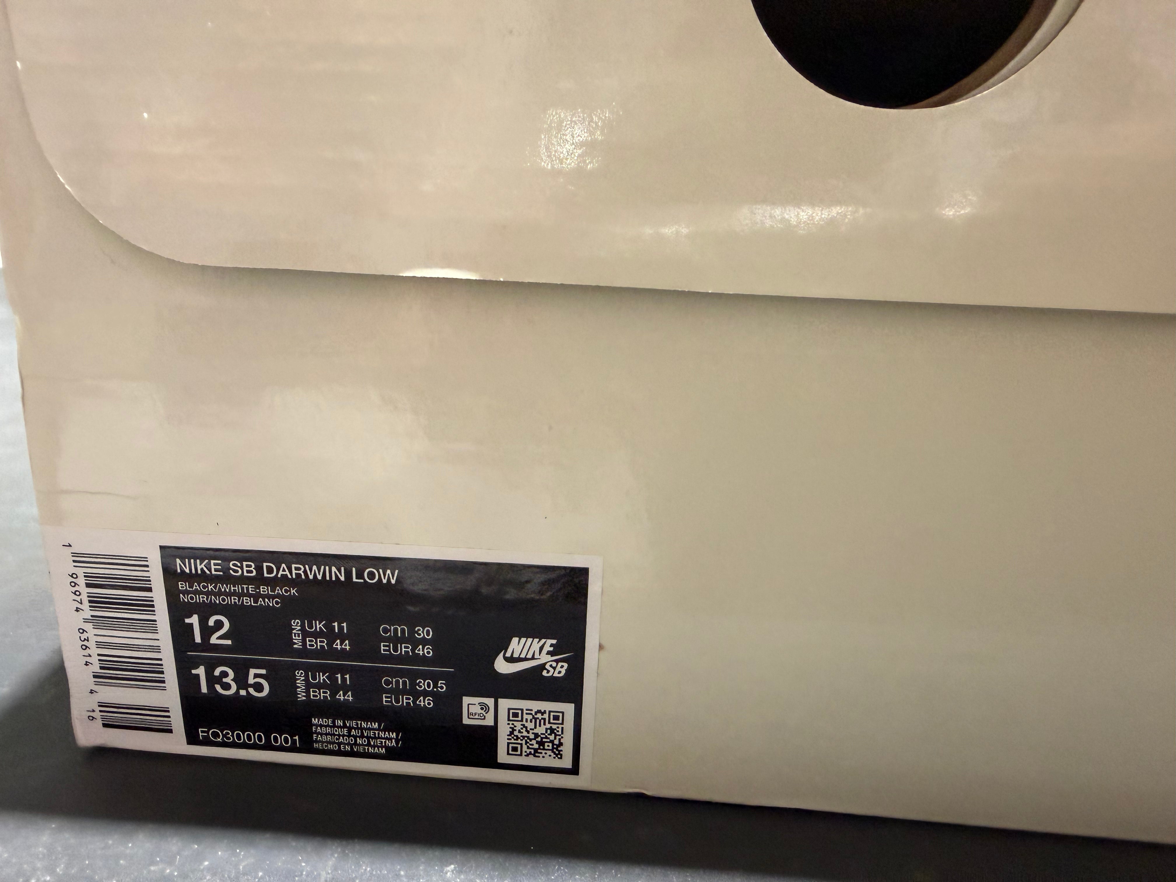 Nike SB x  Supreme Darwin  Low - Black Size 12