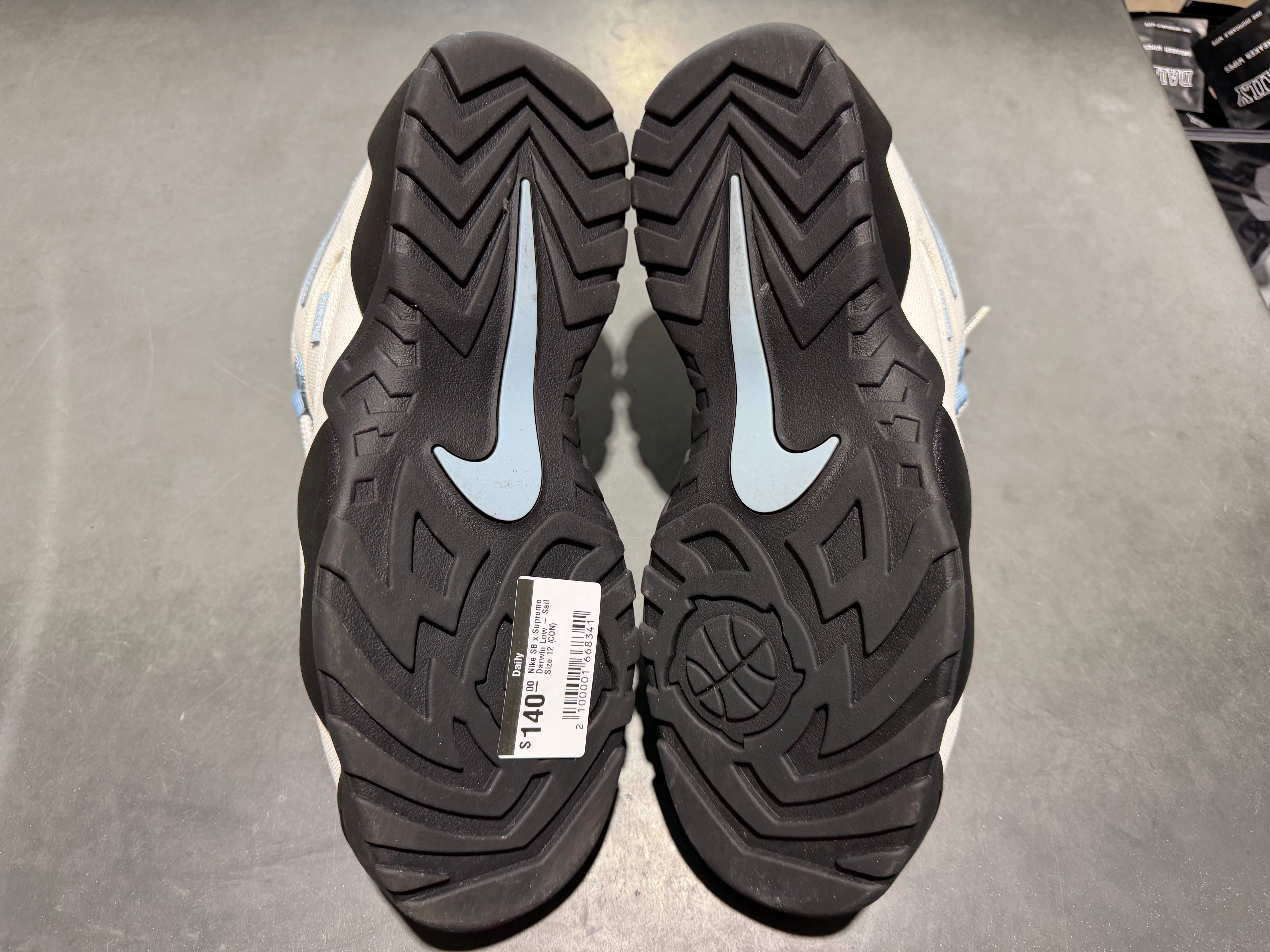 Nike SB x Supreme Darwin Low - Sail Size 12