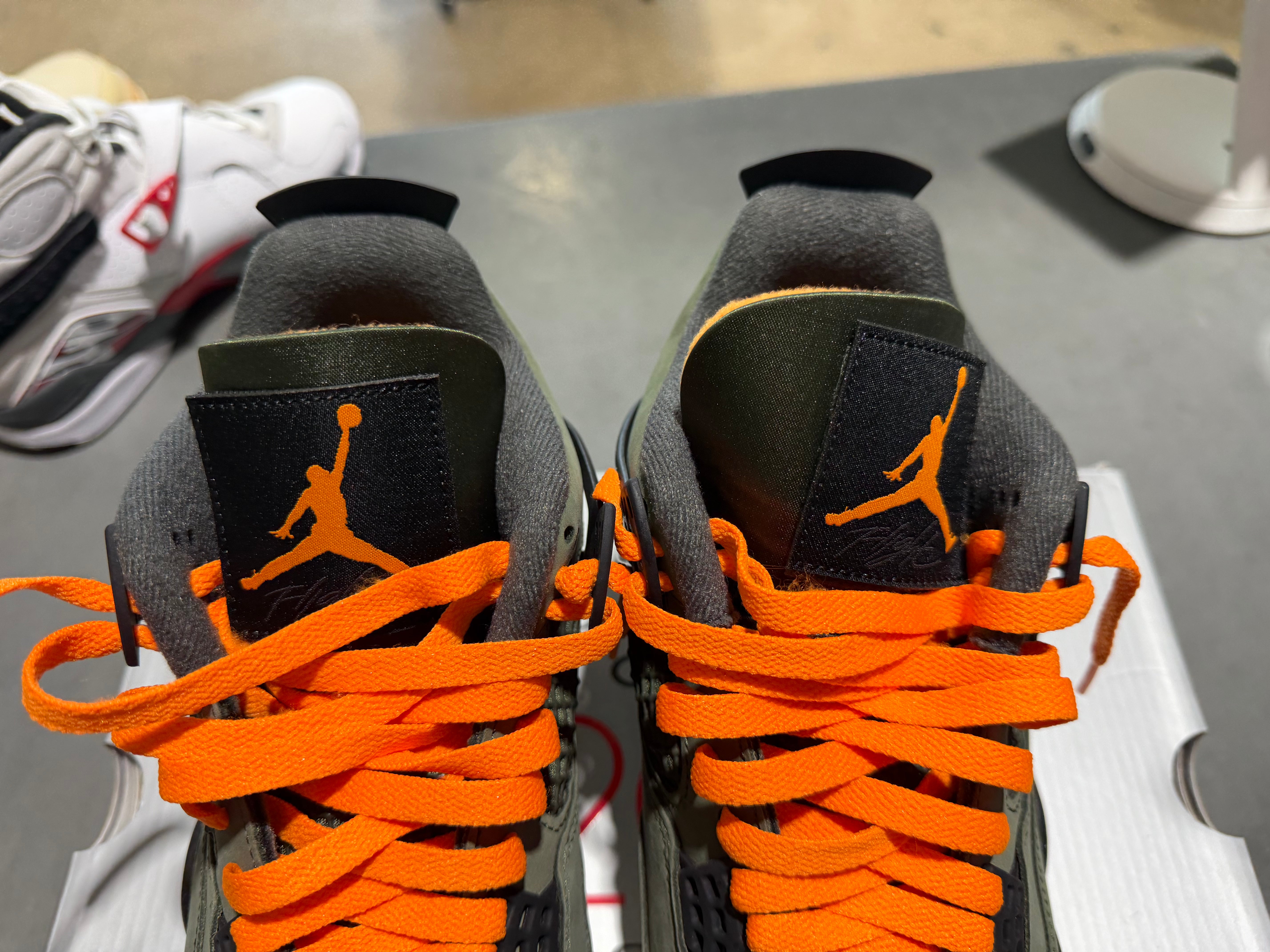 Air Jordan 4 Retro OG SP - Undefeated Size 9
