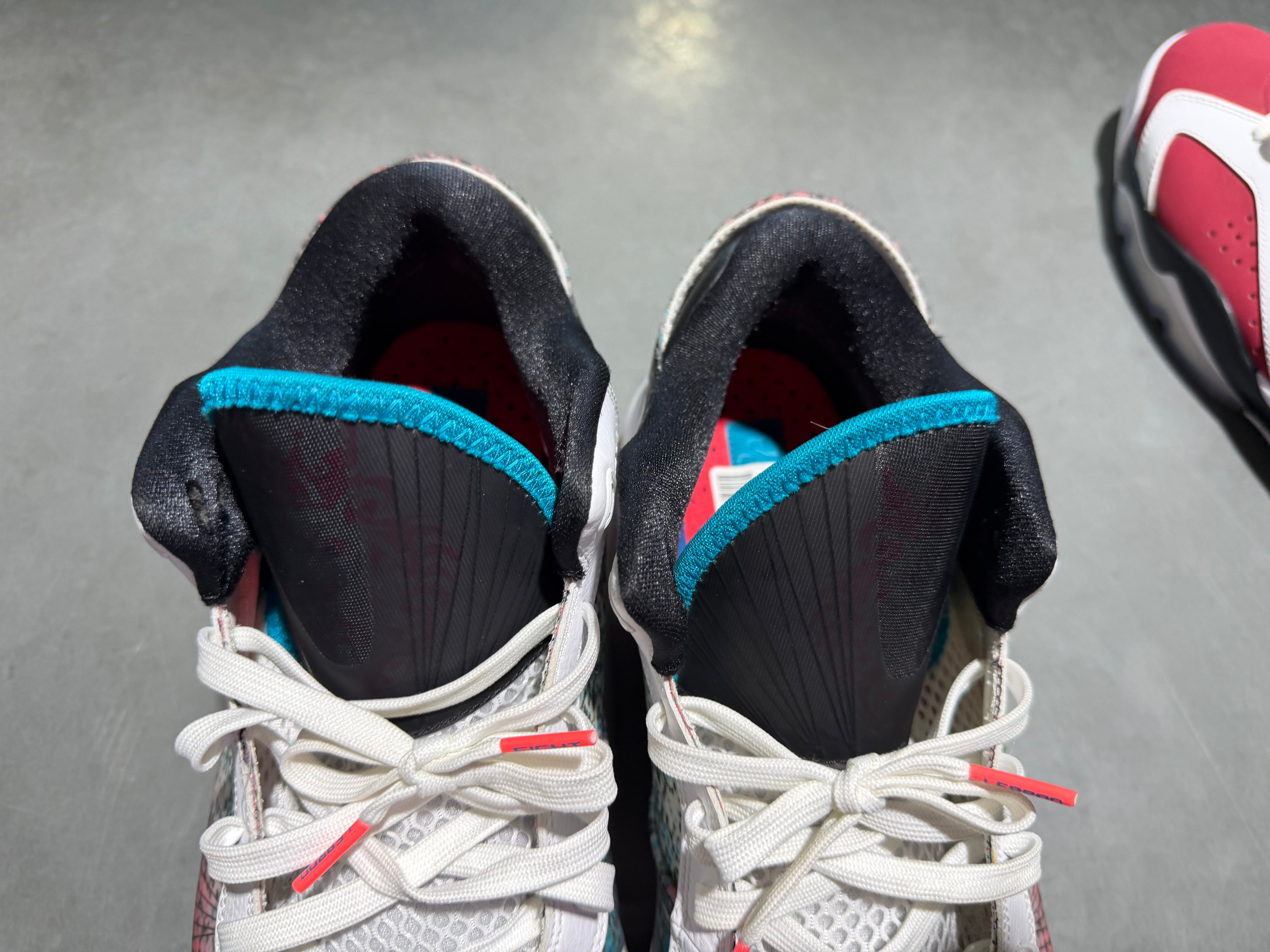 Nike Lebron 8 V/2 Low QS - Miami Nights Size 12.5
