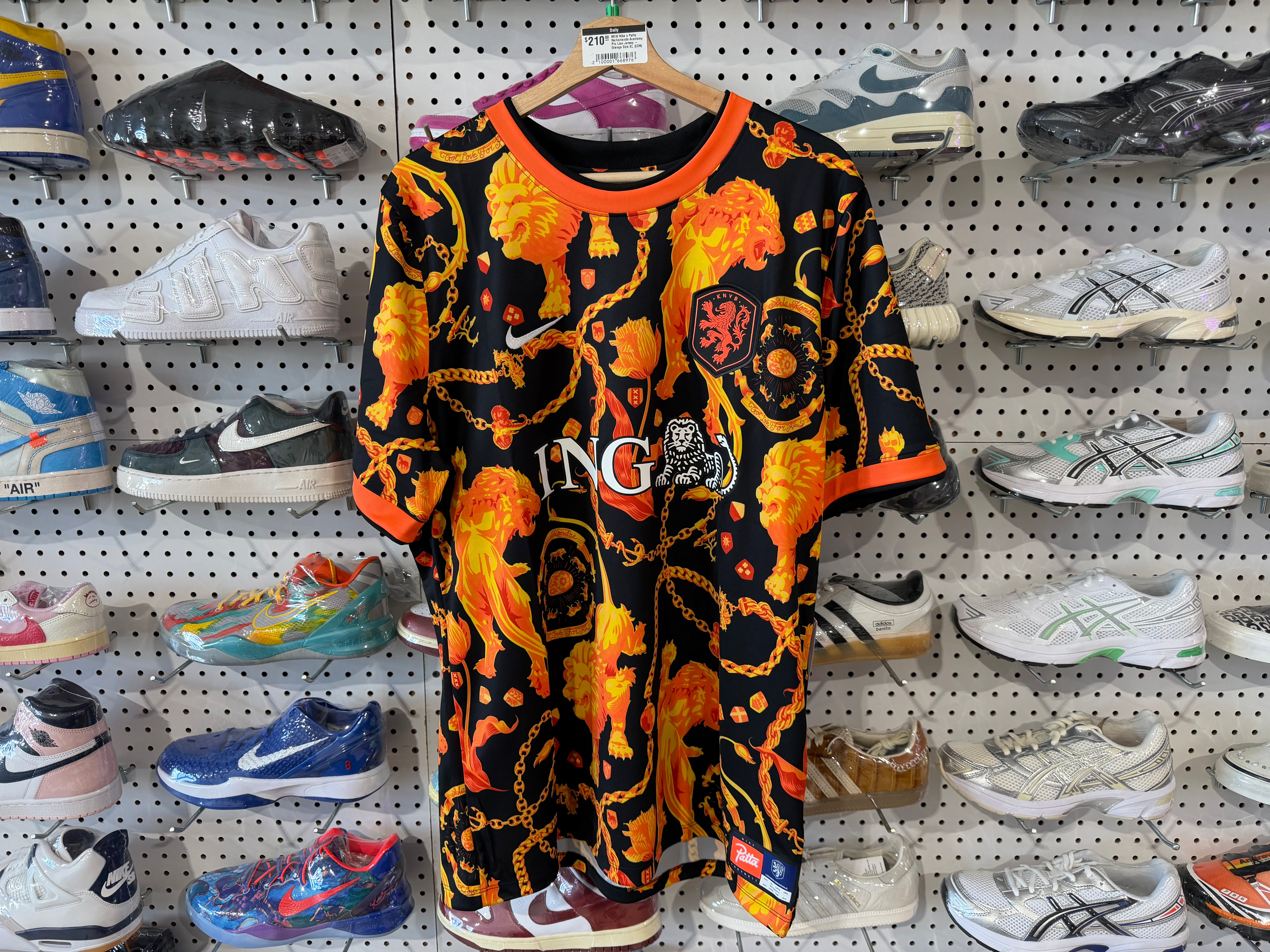 NEW Nike x Patta Netherlands Academy Pro Lion Jersey - Orange Size XL