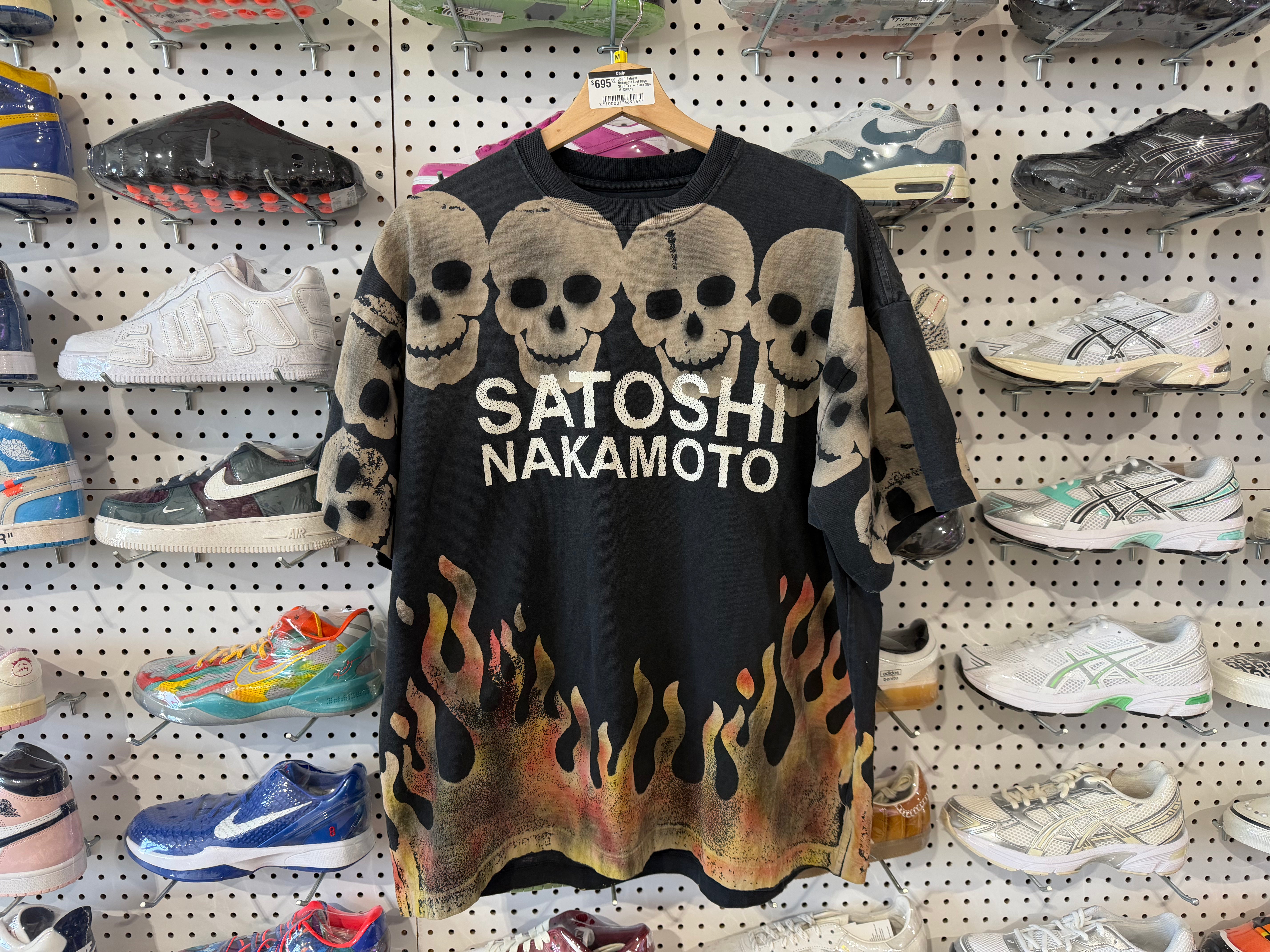 USED Satoshi Nakamoto Lost Boys Skull Tee - Black Size M