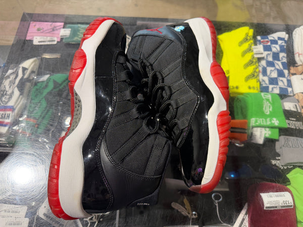 Air Jordan 11 Retro - Bred Size 9.5