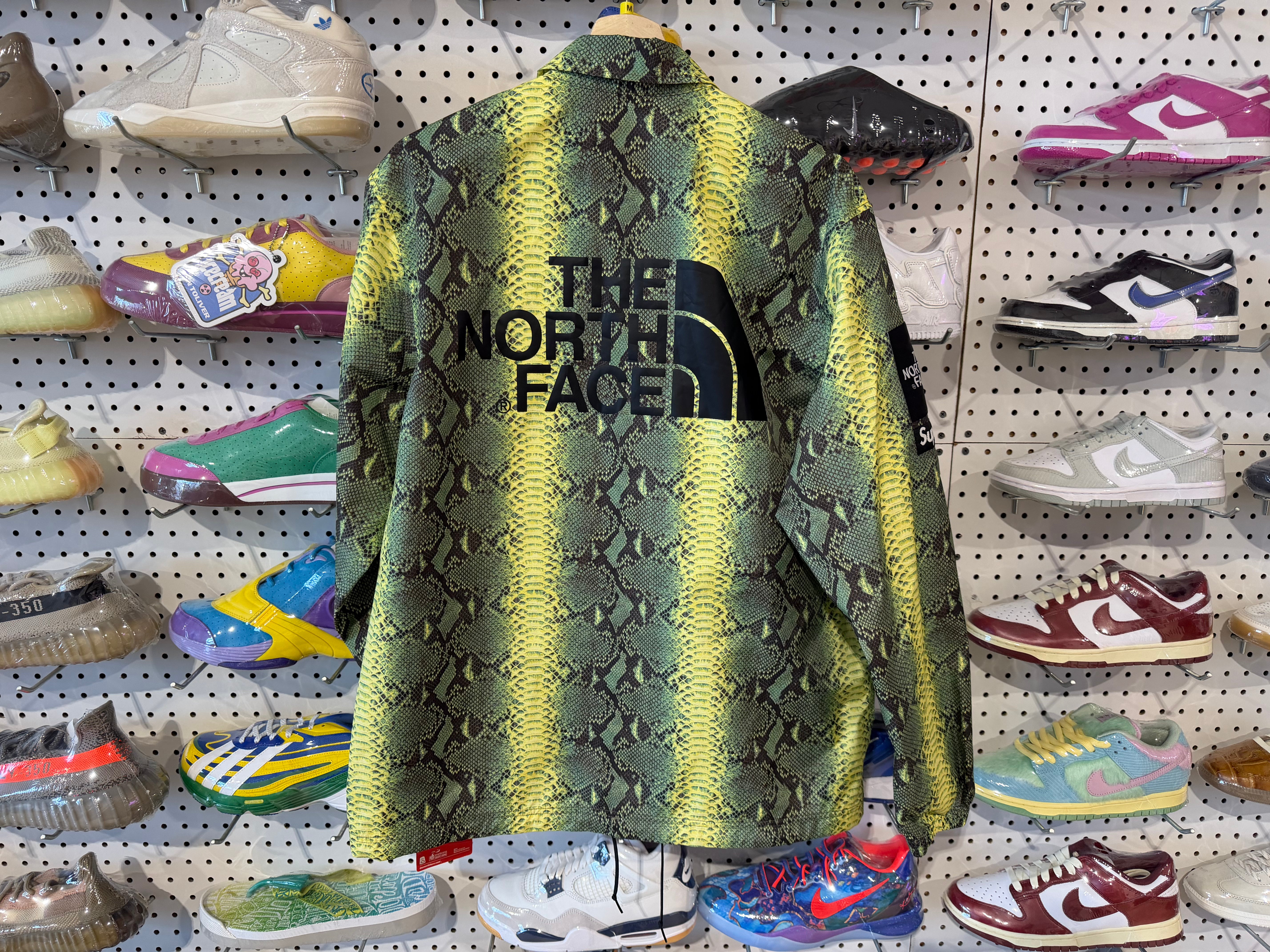 Supreme The North Face Snakeskin Taped Seam Coaches Jacket - Green Size M