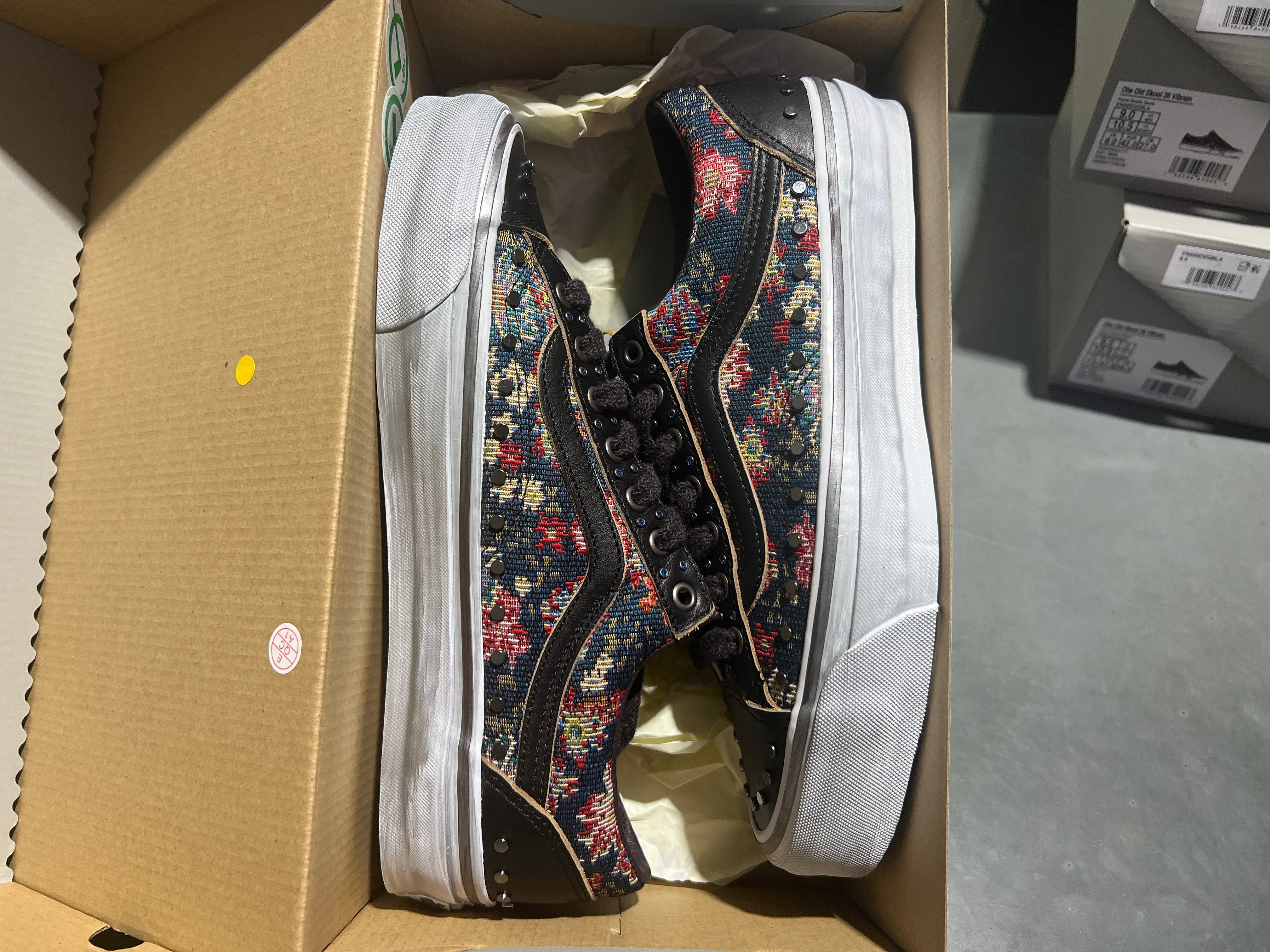 Vans OTW Old Skool 36 Vibram - Floral Rivets Black Size 9