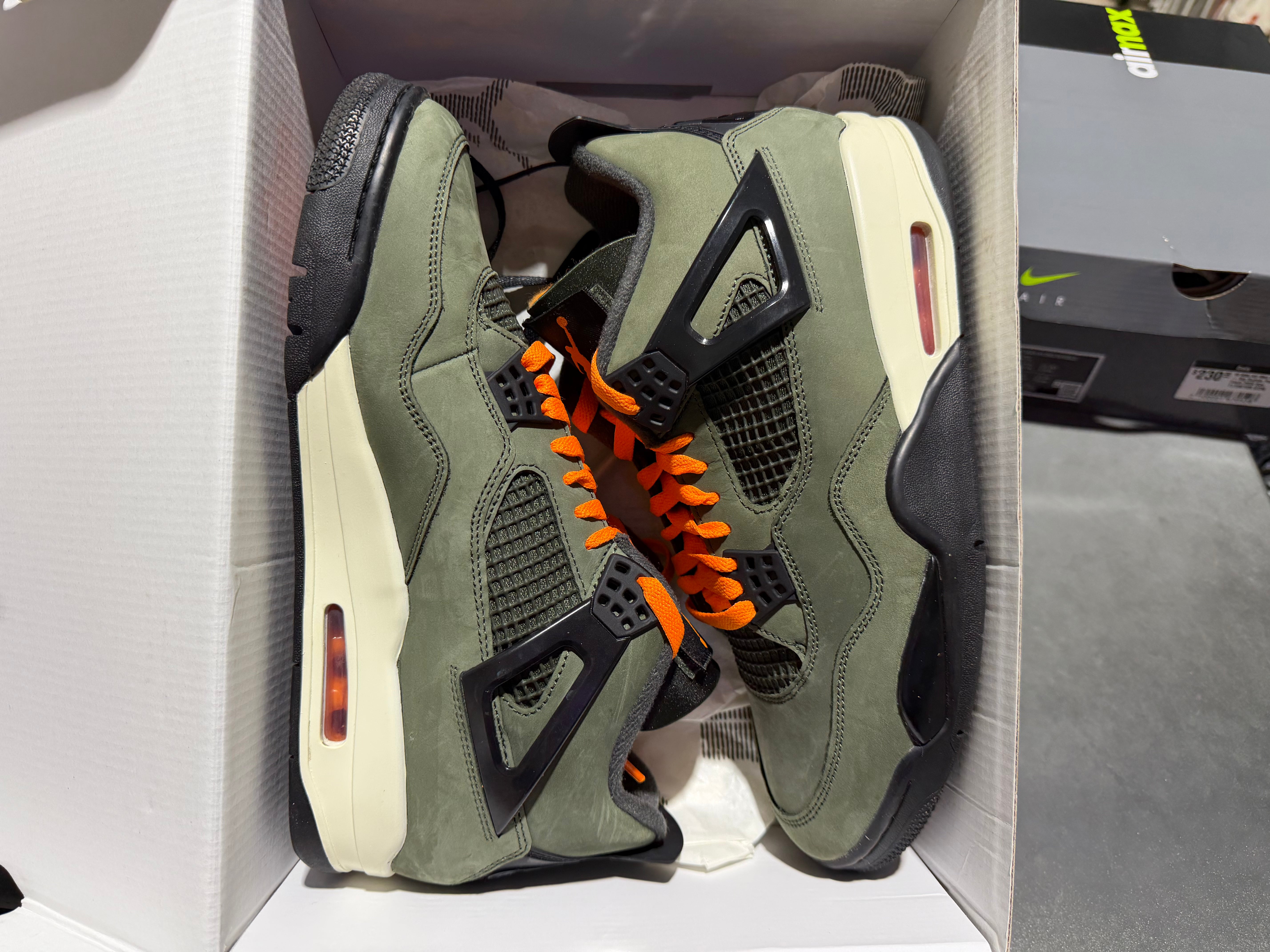 Air Jordan 4 Retro OG SP - Undefeated Size 10