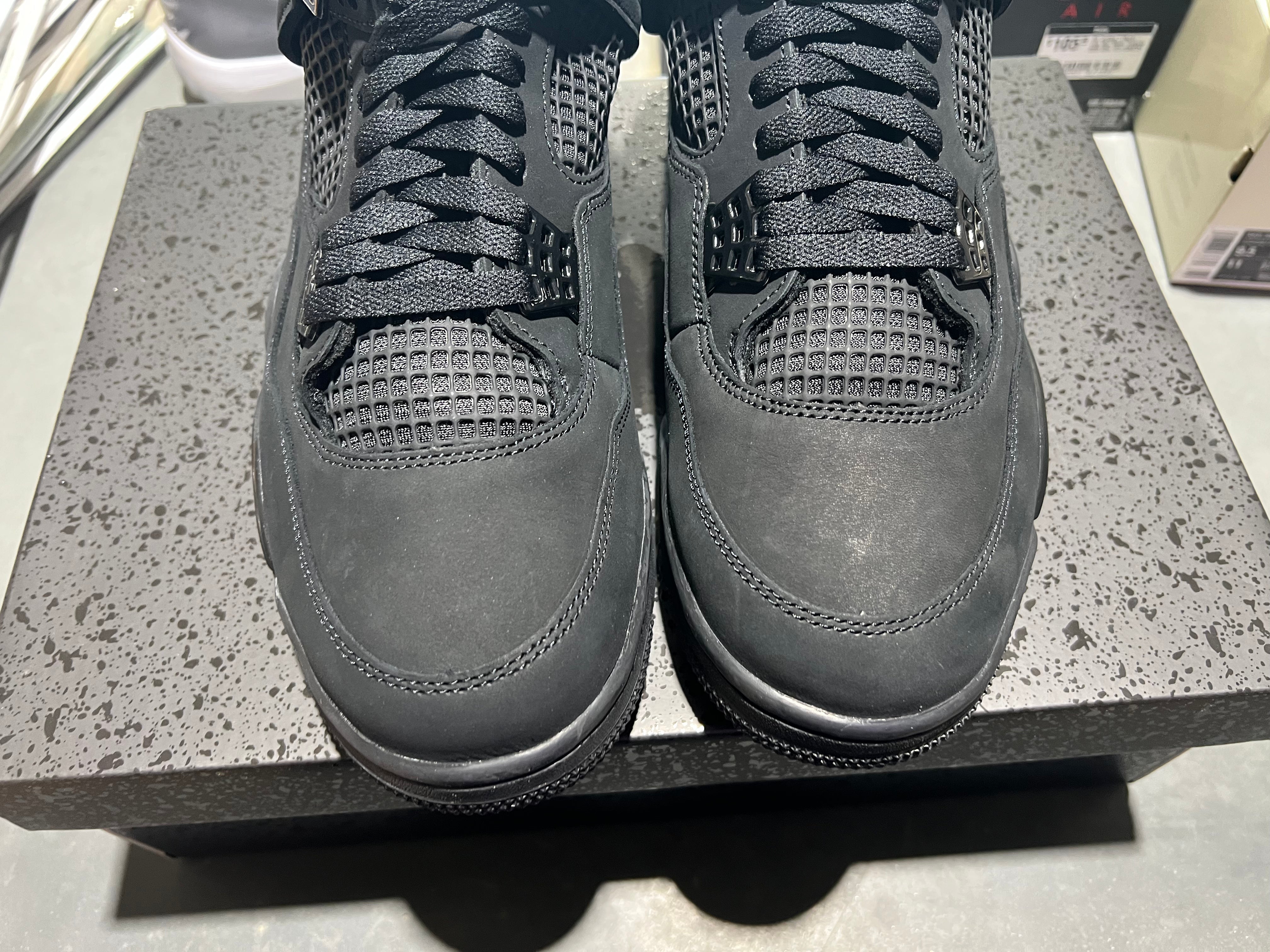 Air Jordan 4 Retro - Black Cat 2025 Size 11.5