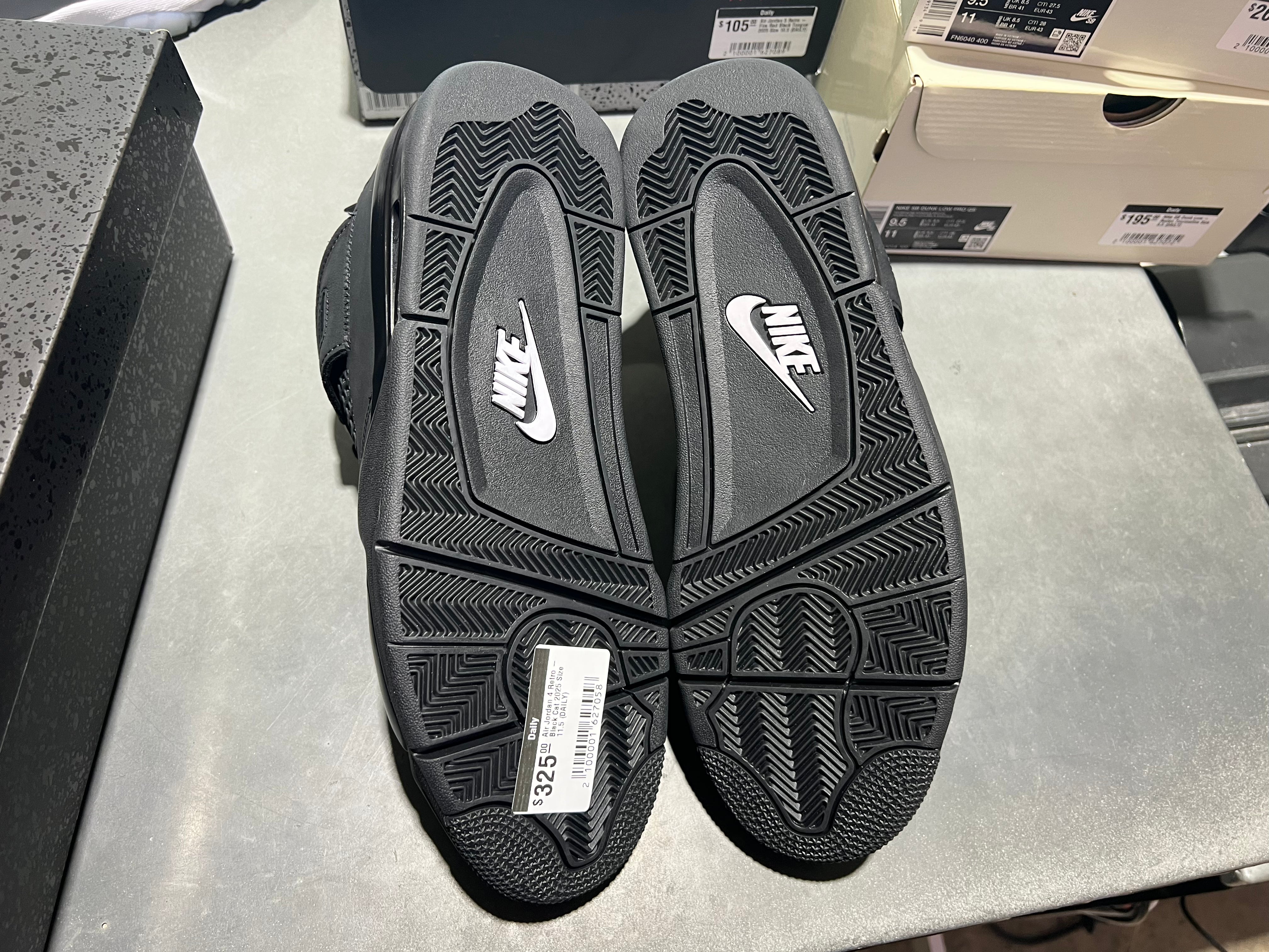 Air Jordan 4 Retro - Black Cat 2025 Size 11.5