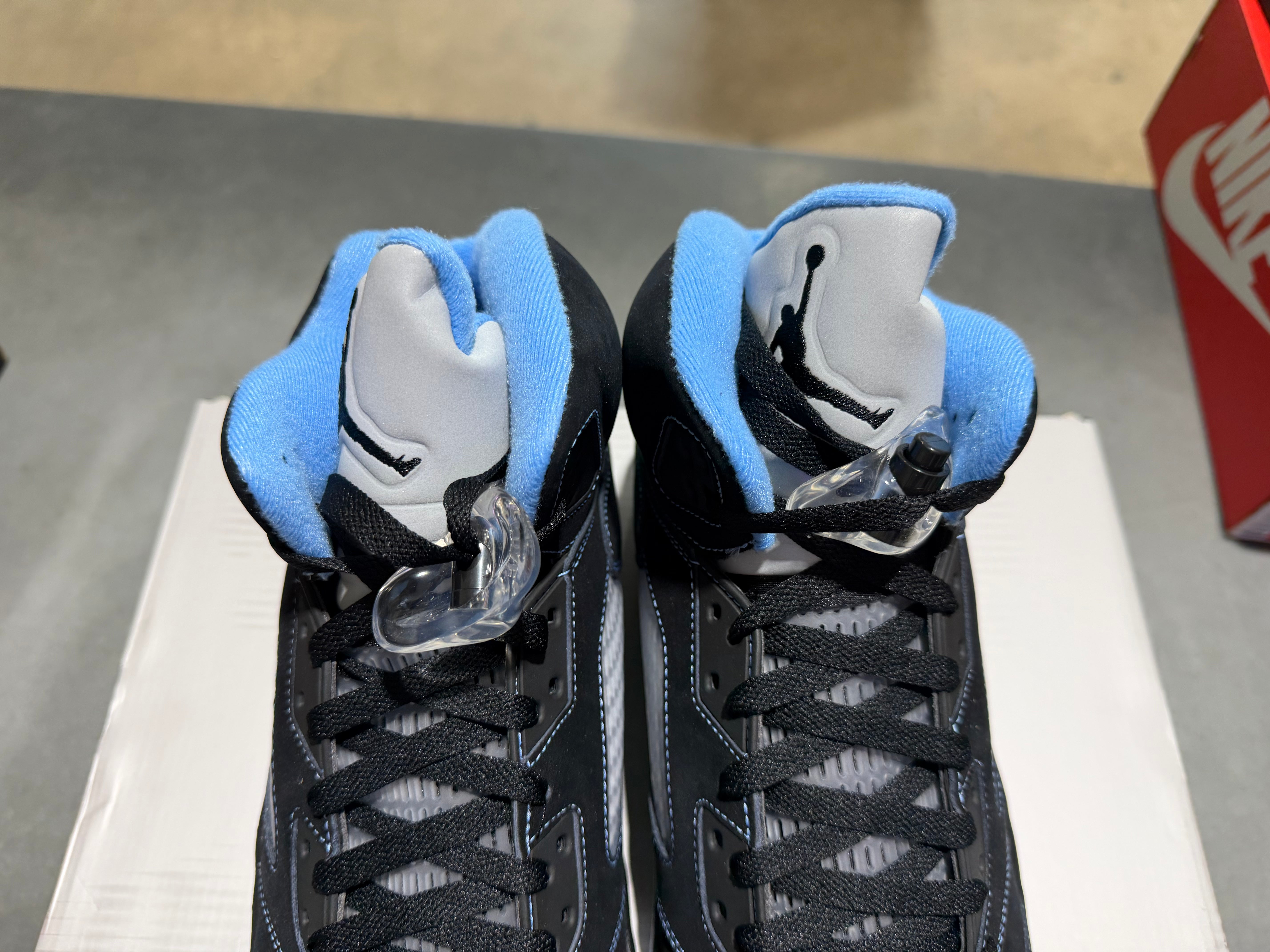Air Jordan 5 Retro - University Blue Size 12