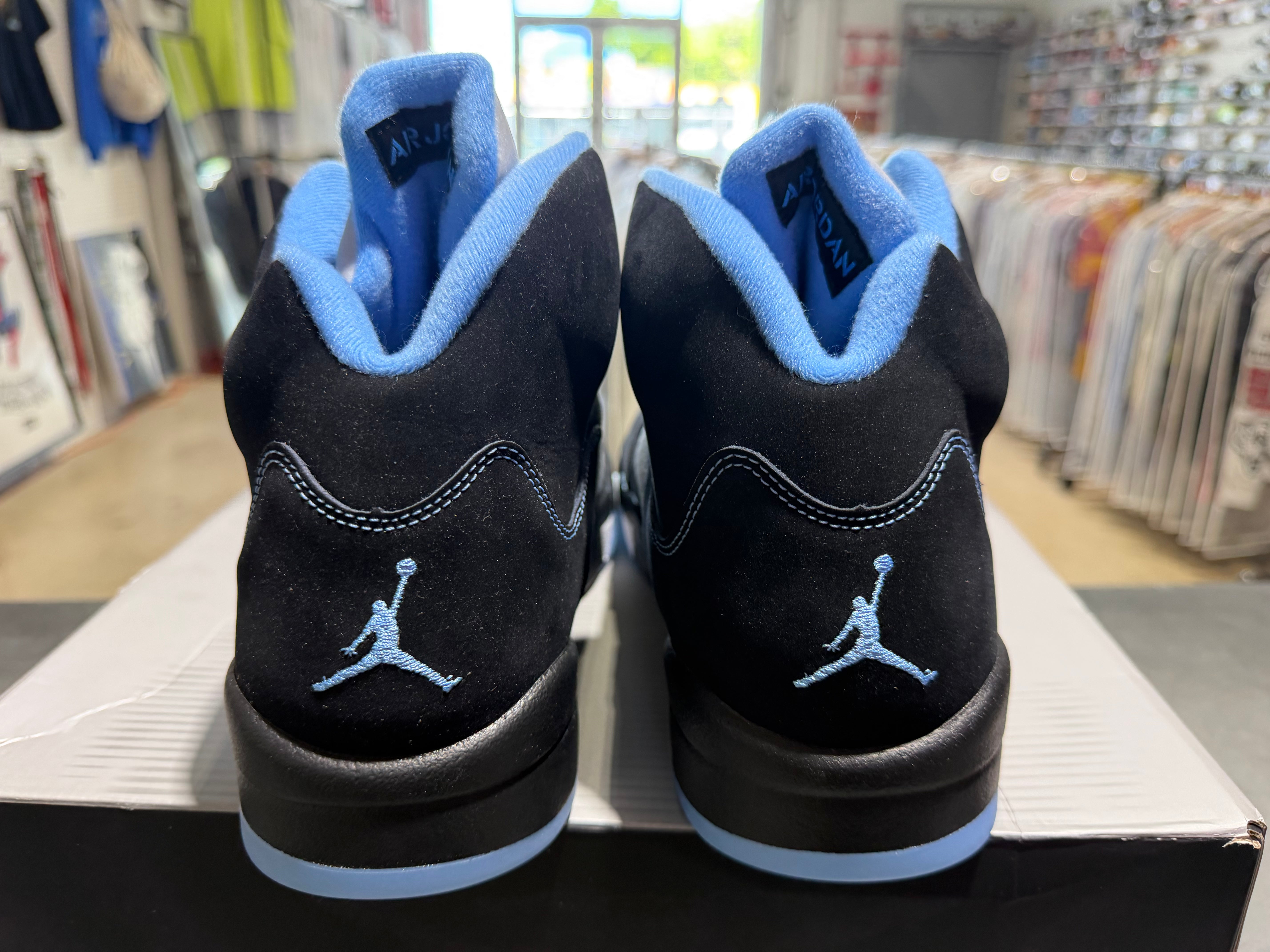 Air Jordan 5 Retro - University Blue Size 12