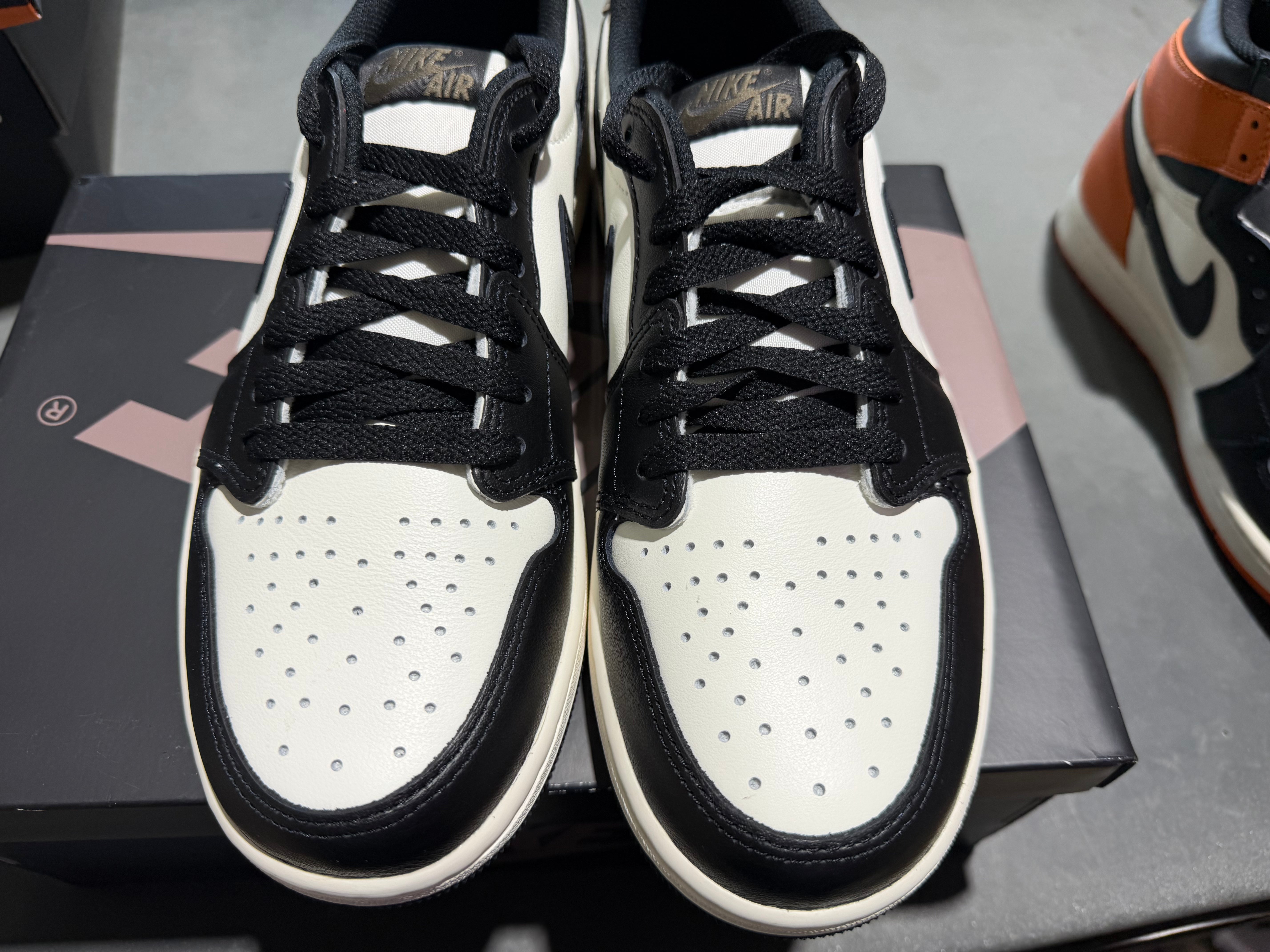 Air Jordan 1 Retro Low OG - Mocha Size 9