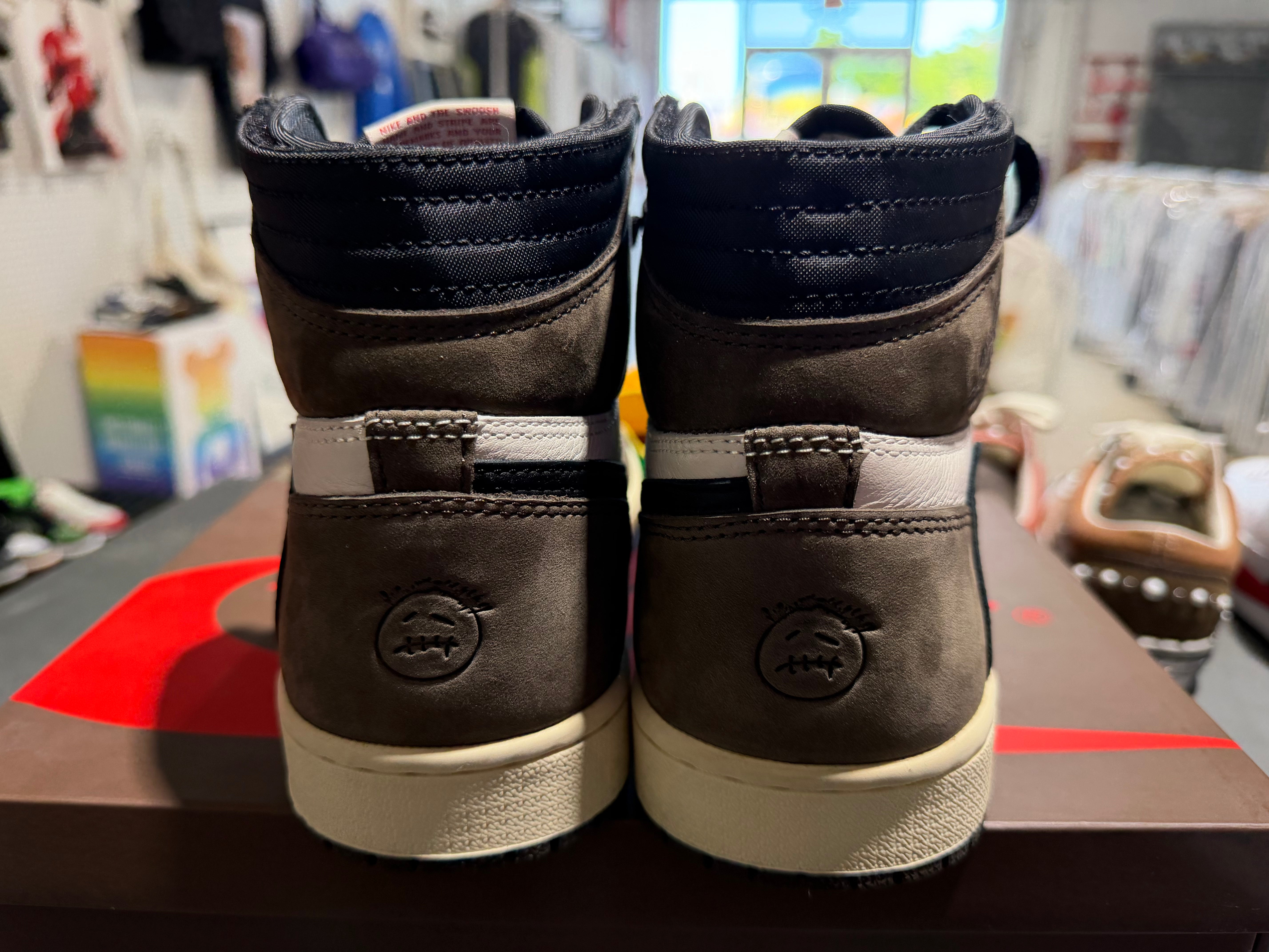 Air Jordan 1 High OG TS SP - Travis Scott/Mocha Size 9