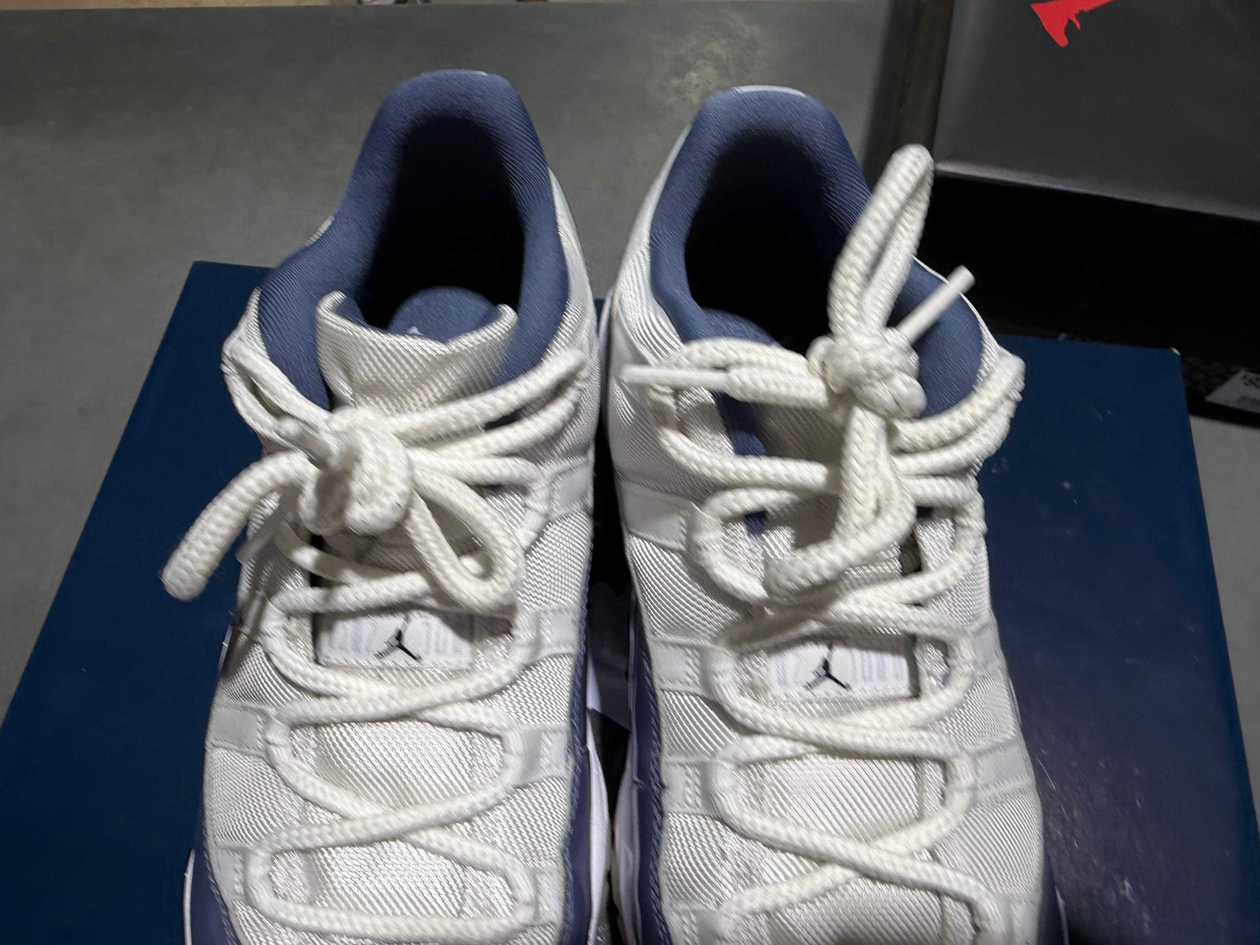 Air Jordan 11 Retro Low - Diffused Blue Size 10