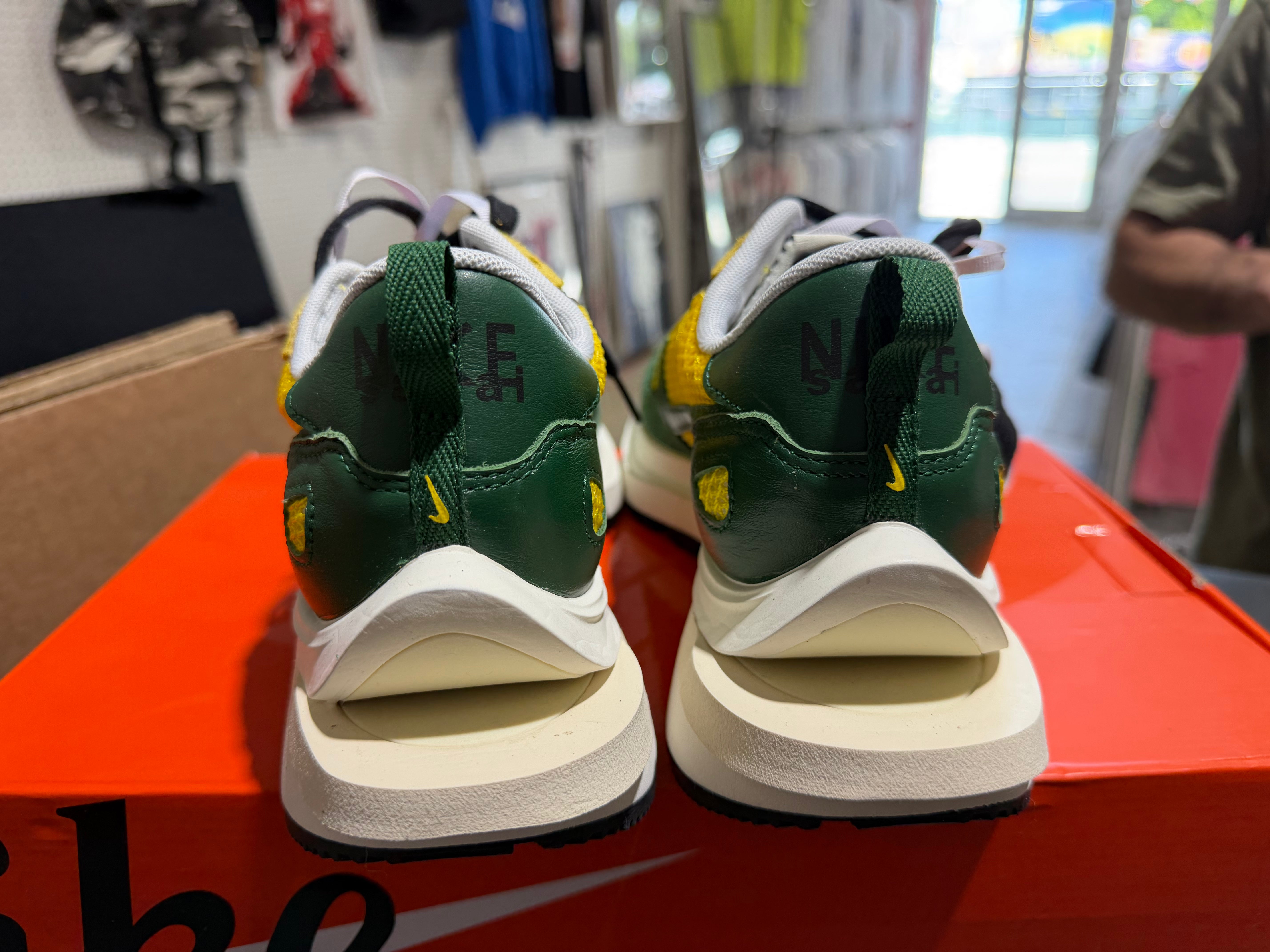 Nike Vaporwaffle Sacai - Tour Yellow Stadium Green Size 9.5