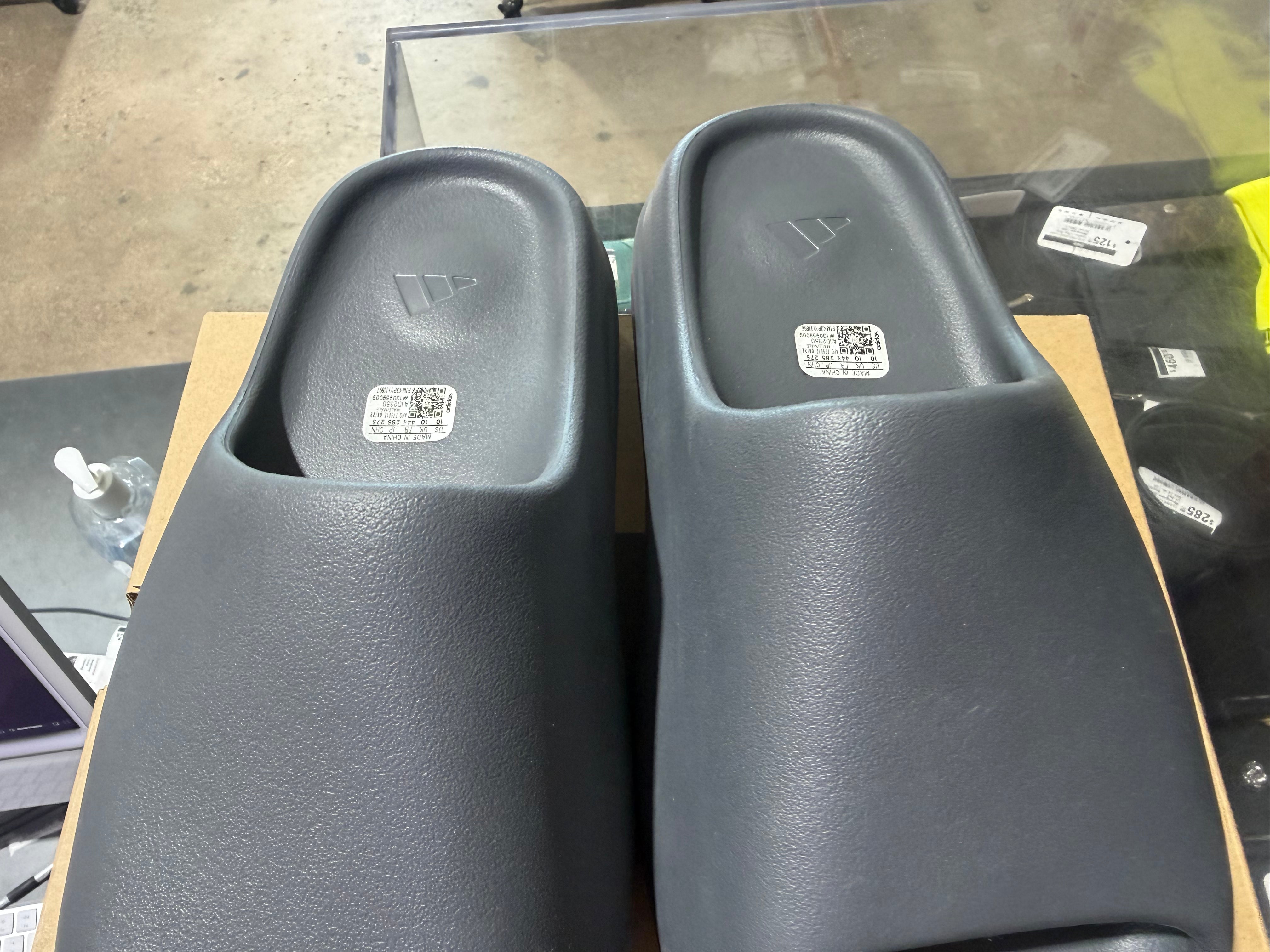 adidas Yeezy Slide - Slate Grey Size 10