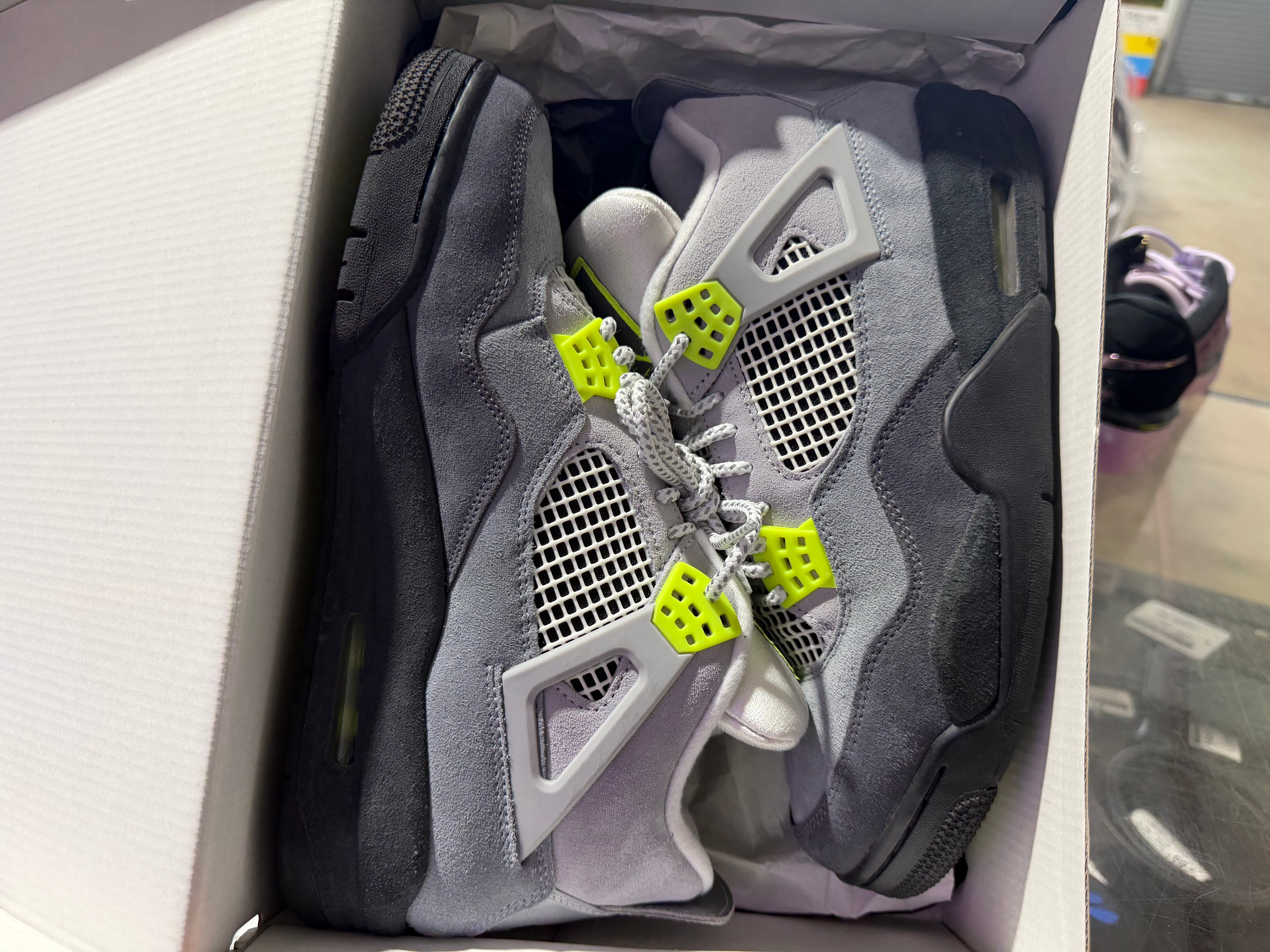 Air Jordan 4 Retro SE - 95 Neon Size 9