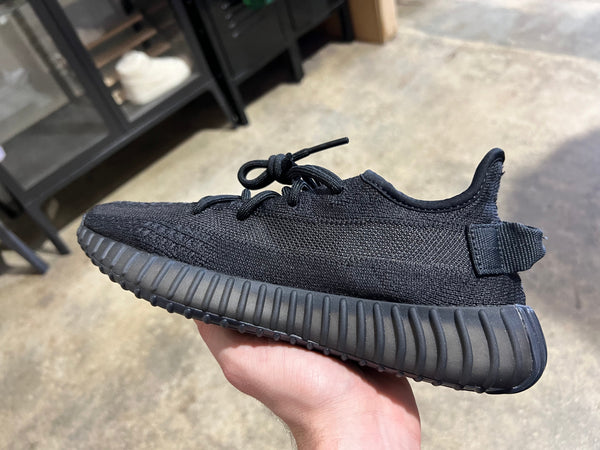 Adidas Yeezy Boost 350 V2 - Onyx Size 10