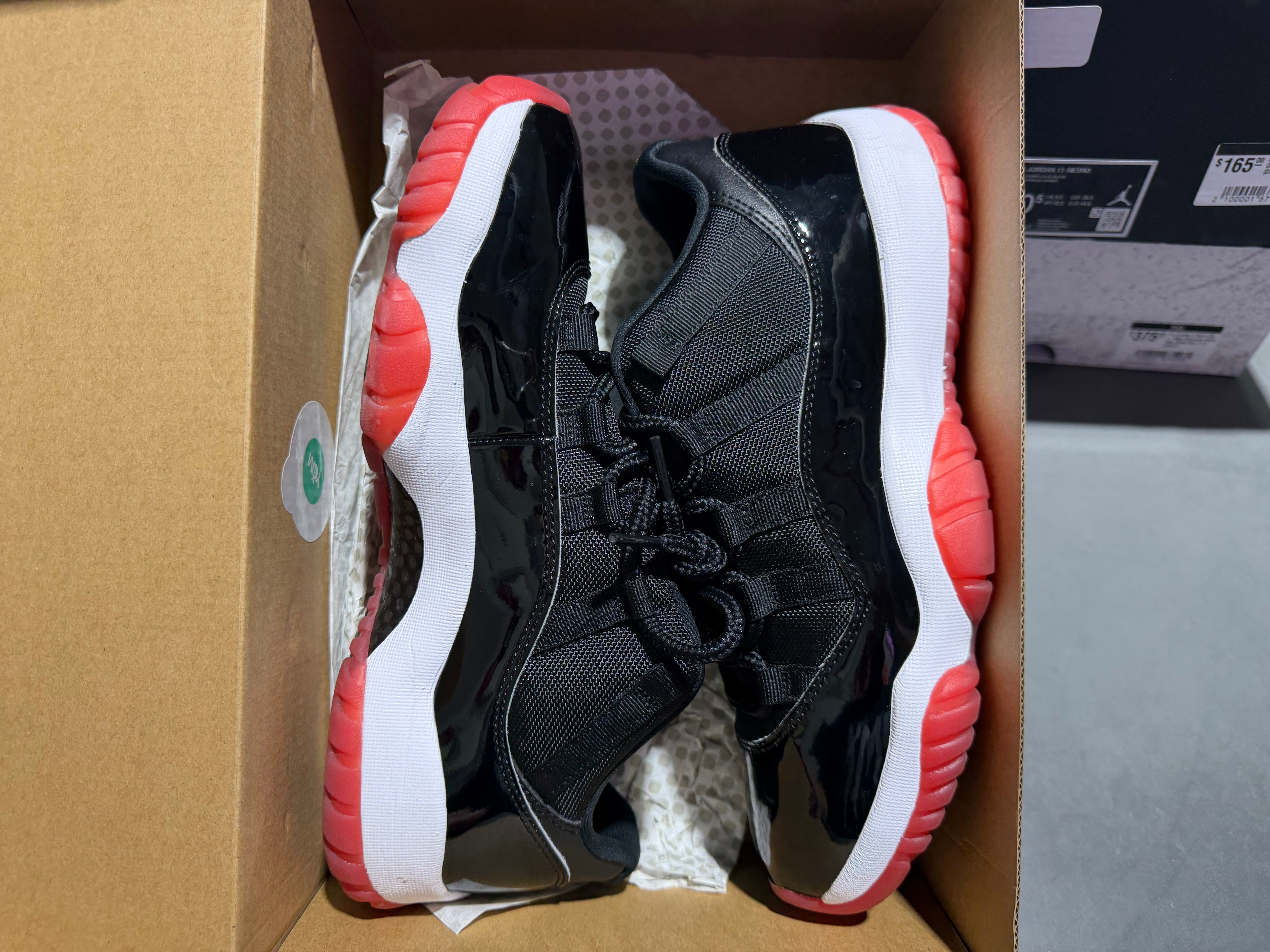 Air Jordan 11 Retro Low - Bred 2025 Size 9.5