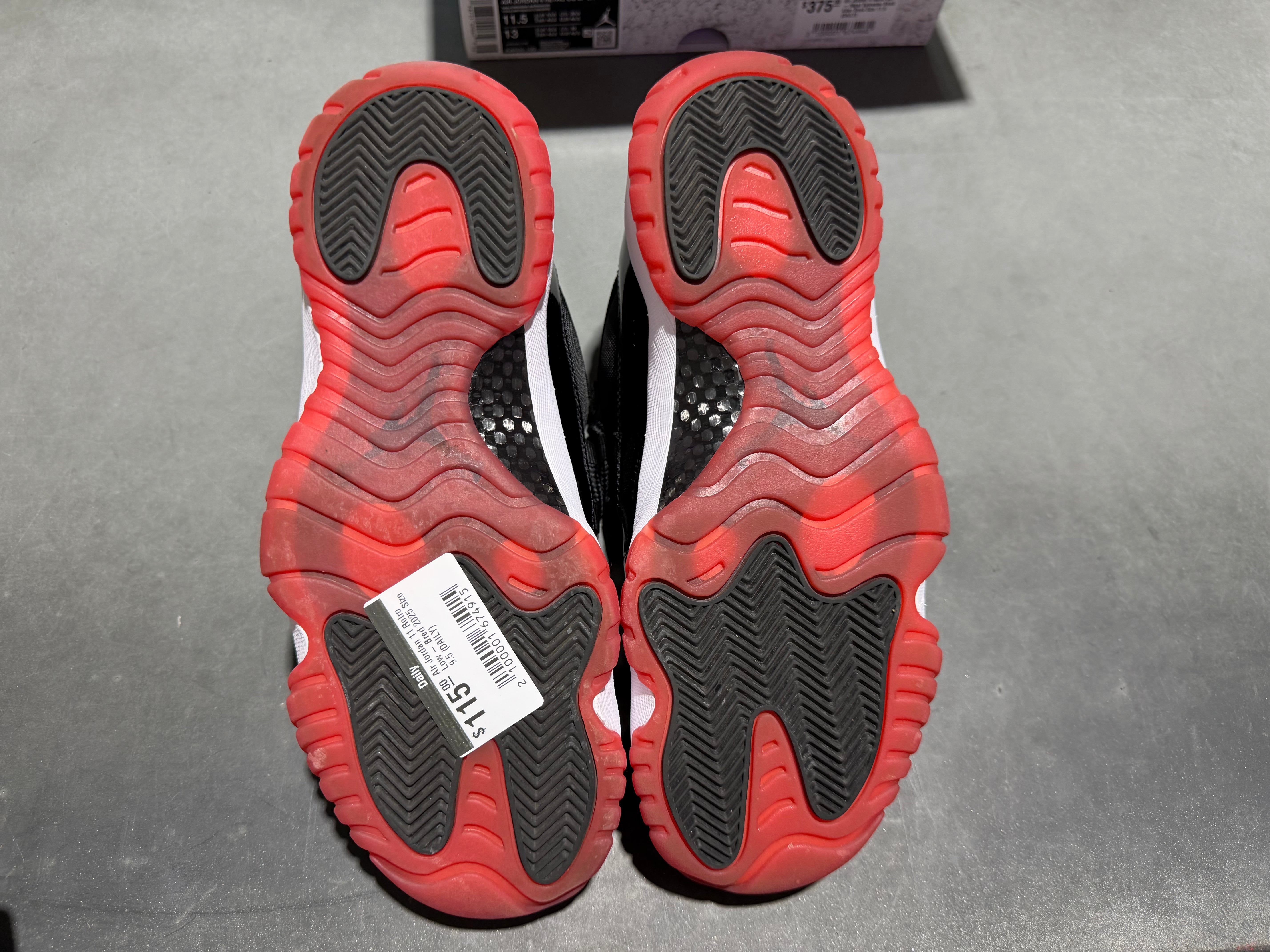 Air Jordan 11 Retro Low - Bred 2025 Size 9.5
