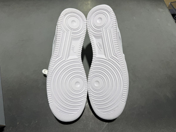 Nike Air Force 1 07 - Triple White Size 11.5