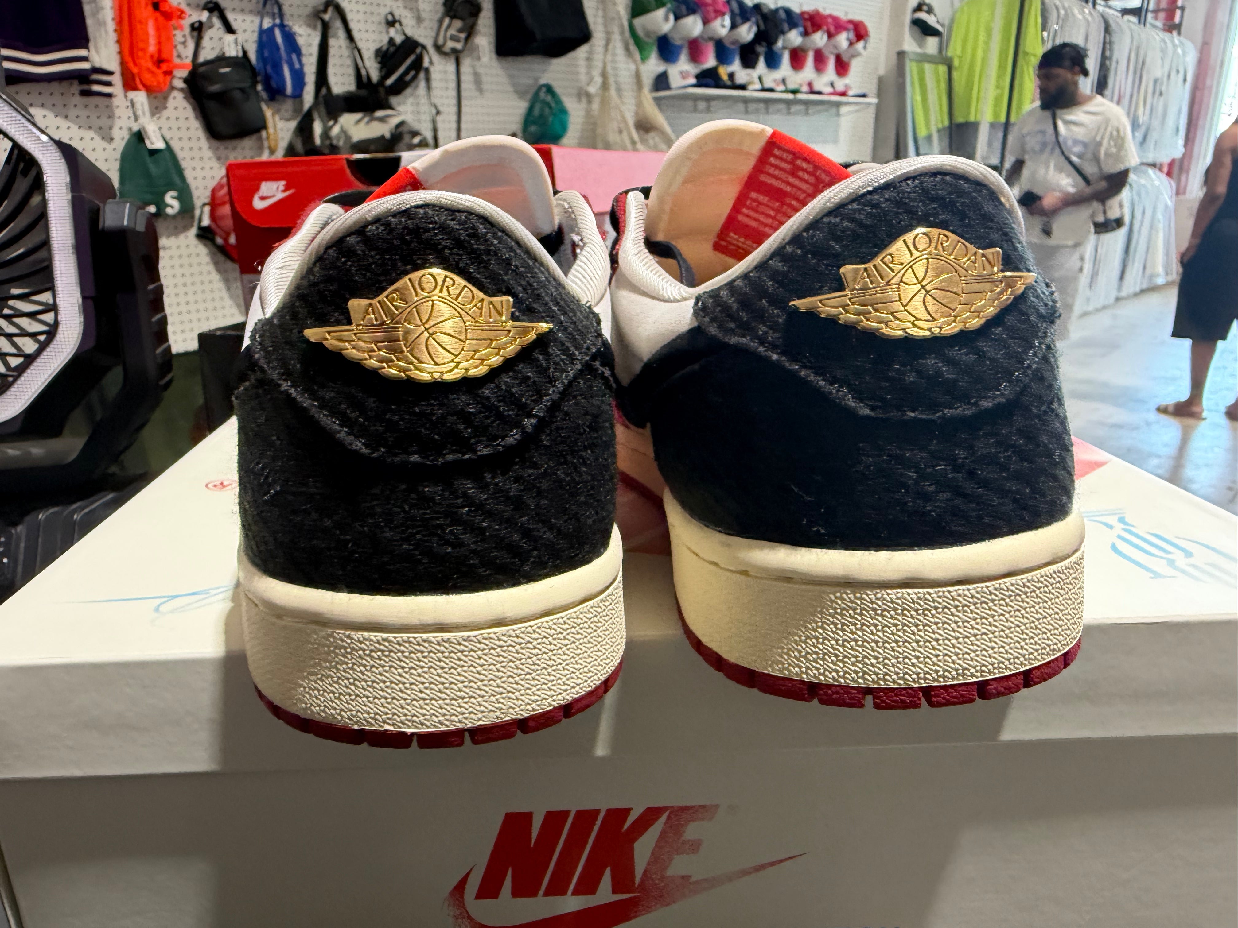 Air Jordan 1 Retro Low OG - Trophy Room Rookie Card Away Size 10.5