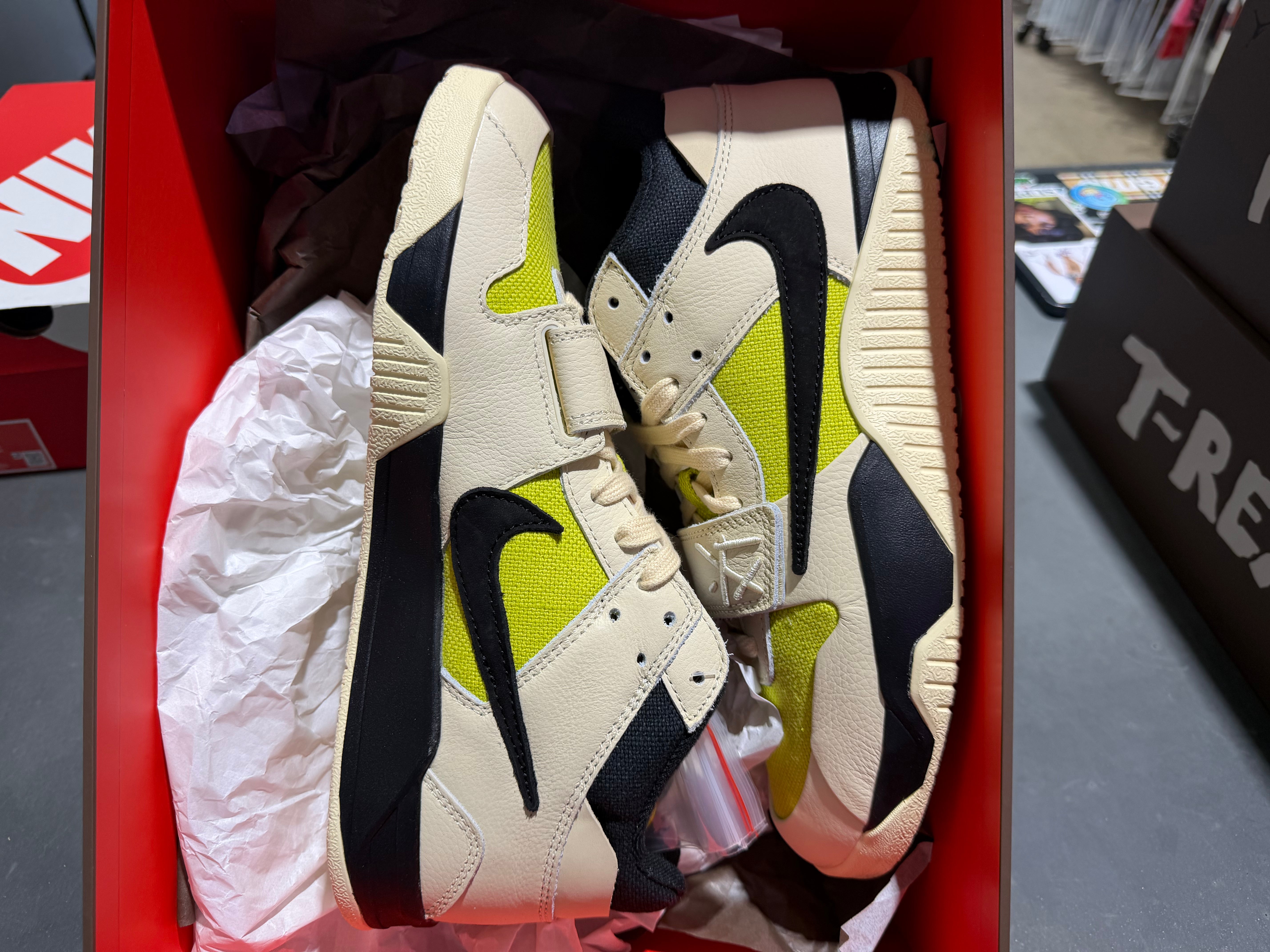 Nike Jumpman Jack TR - Travis Scott/Bright Cactus Size 10