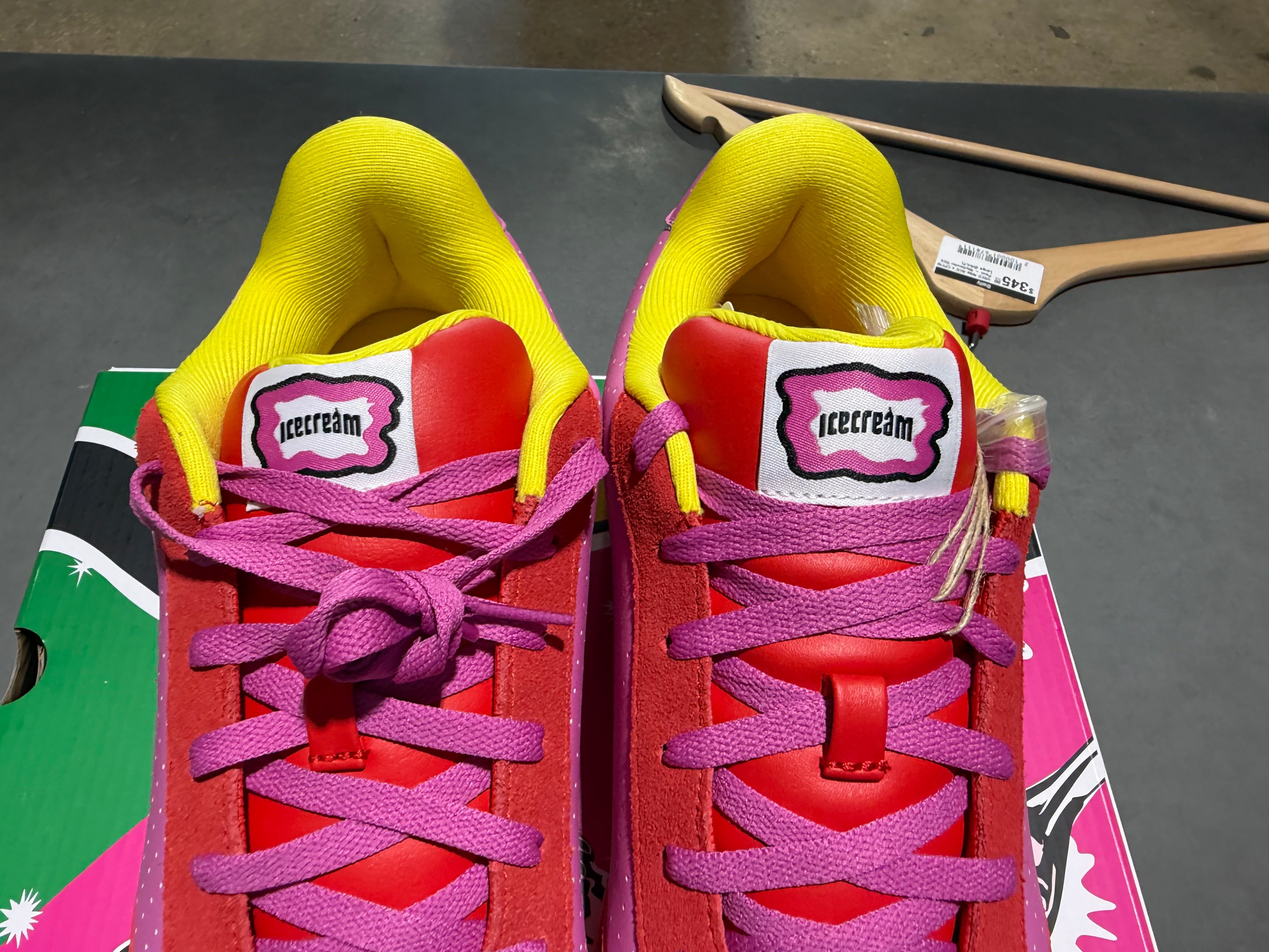 Reebok Ice Cream Board Flip - Red/Pink Size 10