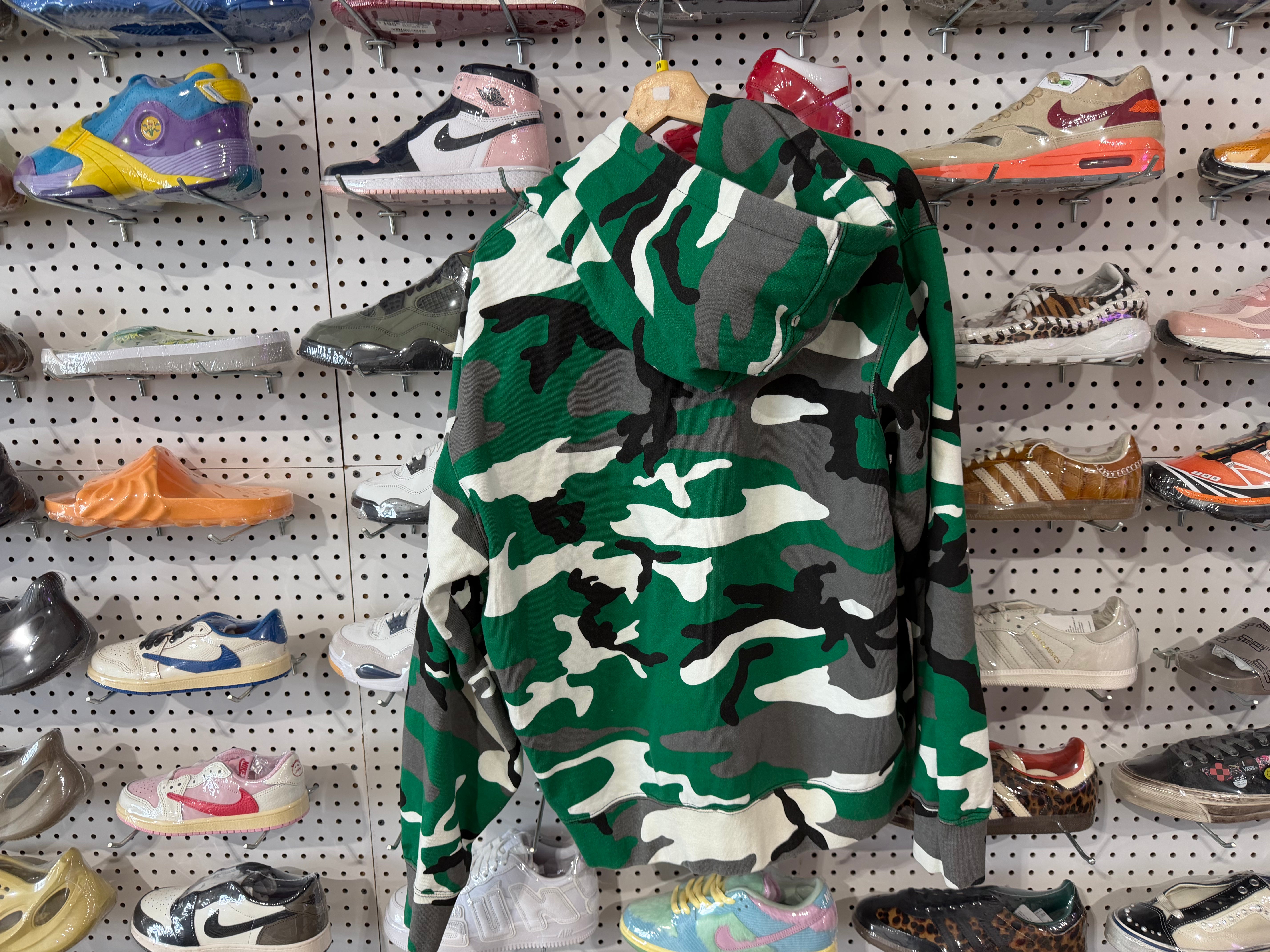USED Supreme Zip Up Hoodie - Green Urban Camo Size Medium