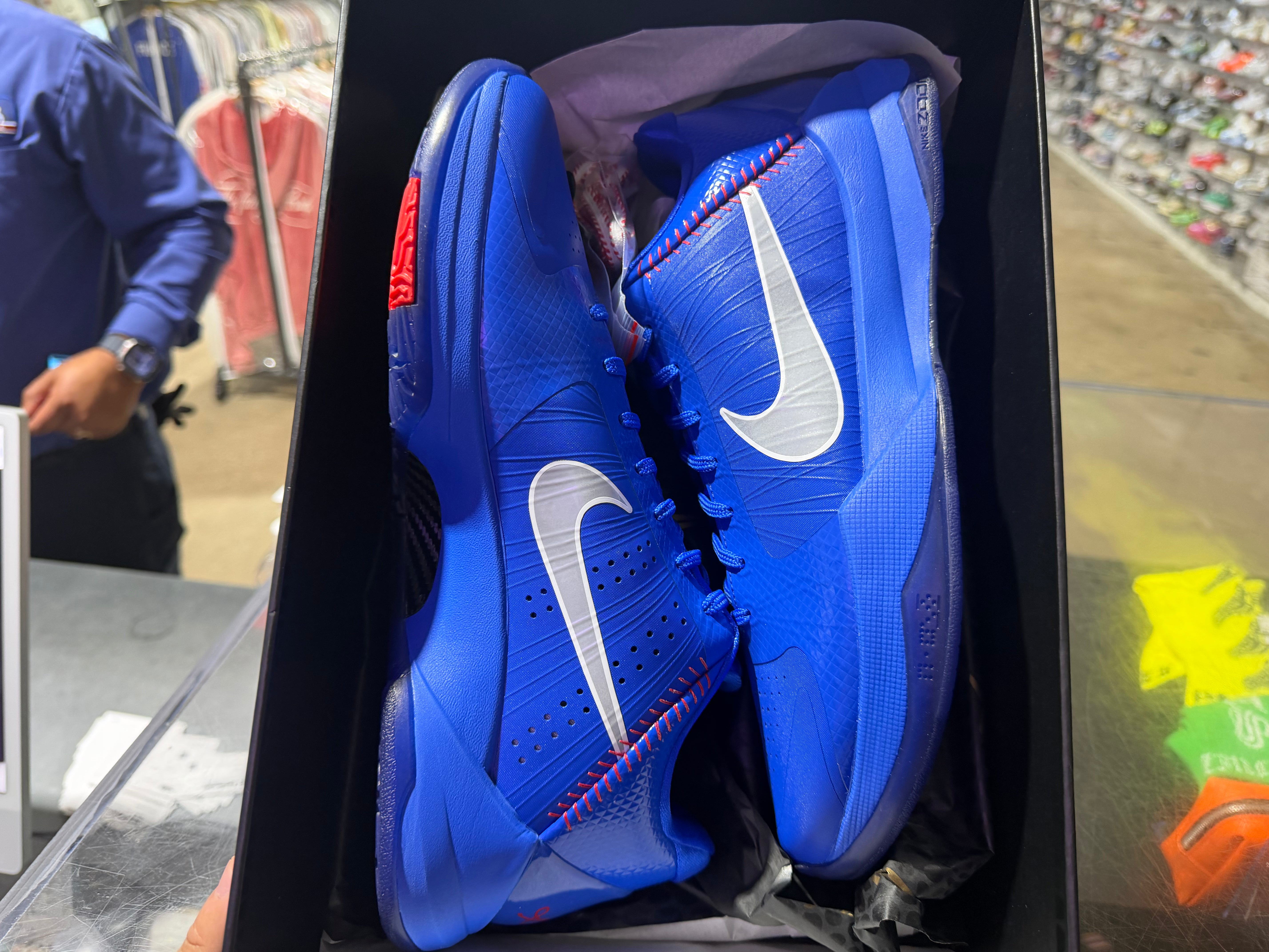 Kobe V Protro - Dodgers Size 10.5