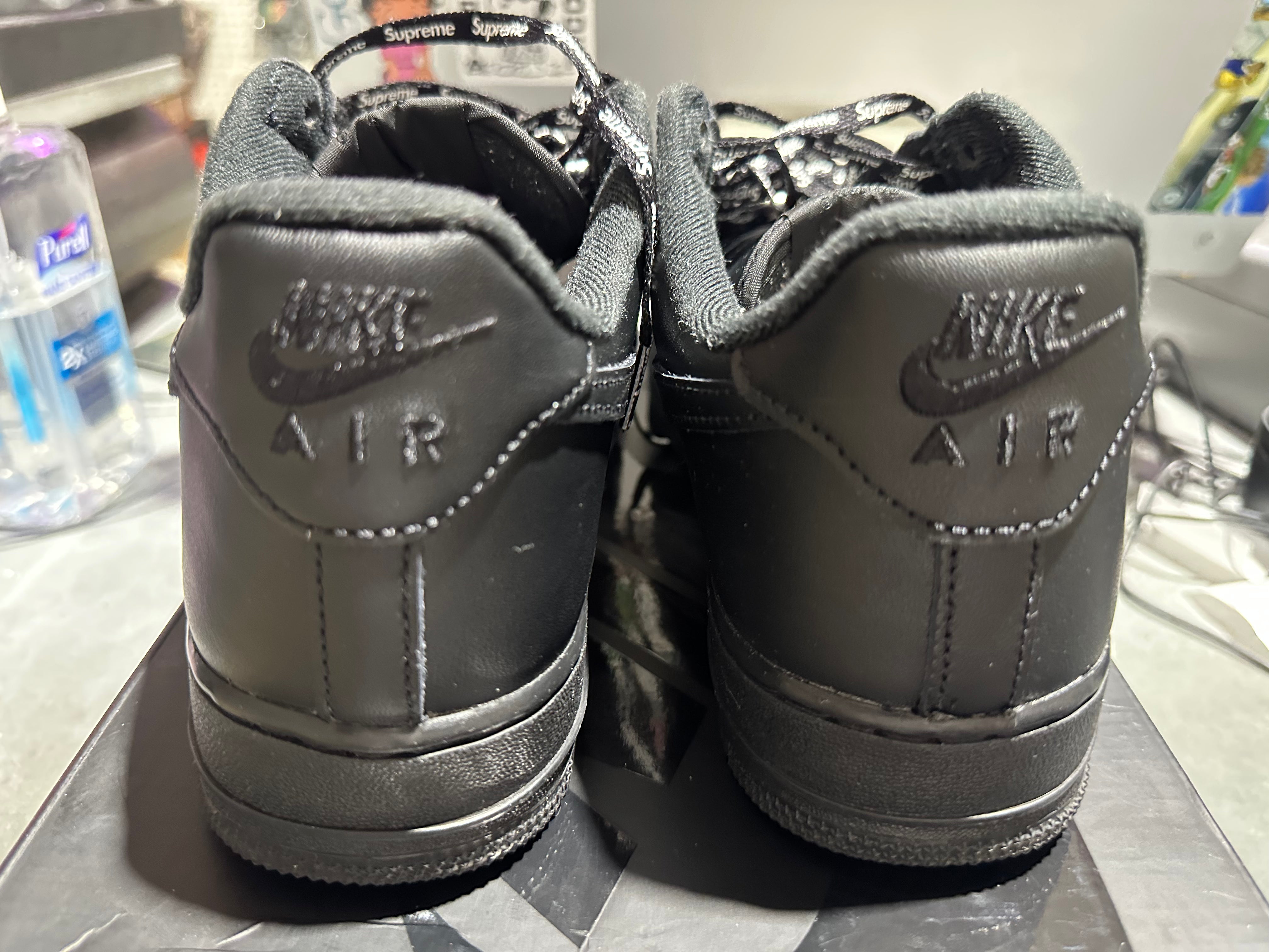 Nike Air Force 1 Low Supreme - Black Size 9.5