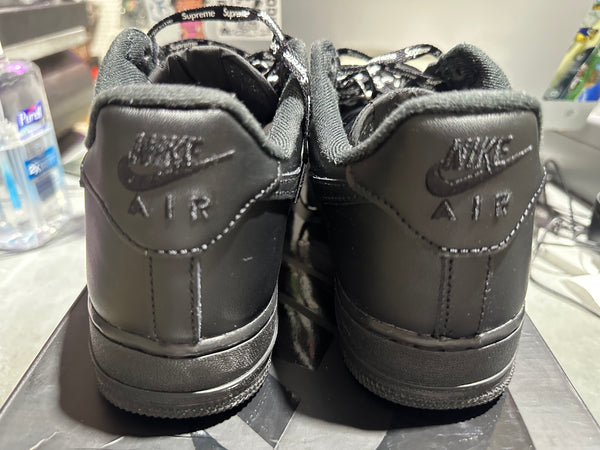 Nike Air Force 1 Low Supreme - Black Size 9.5