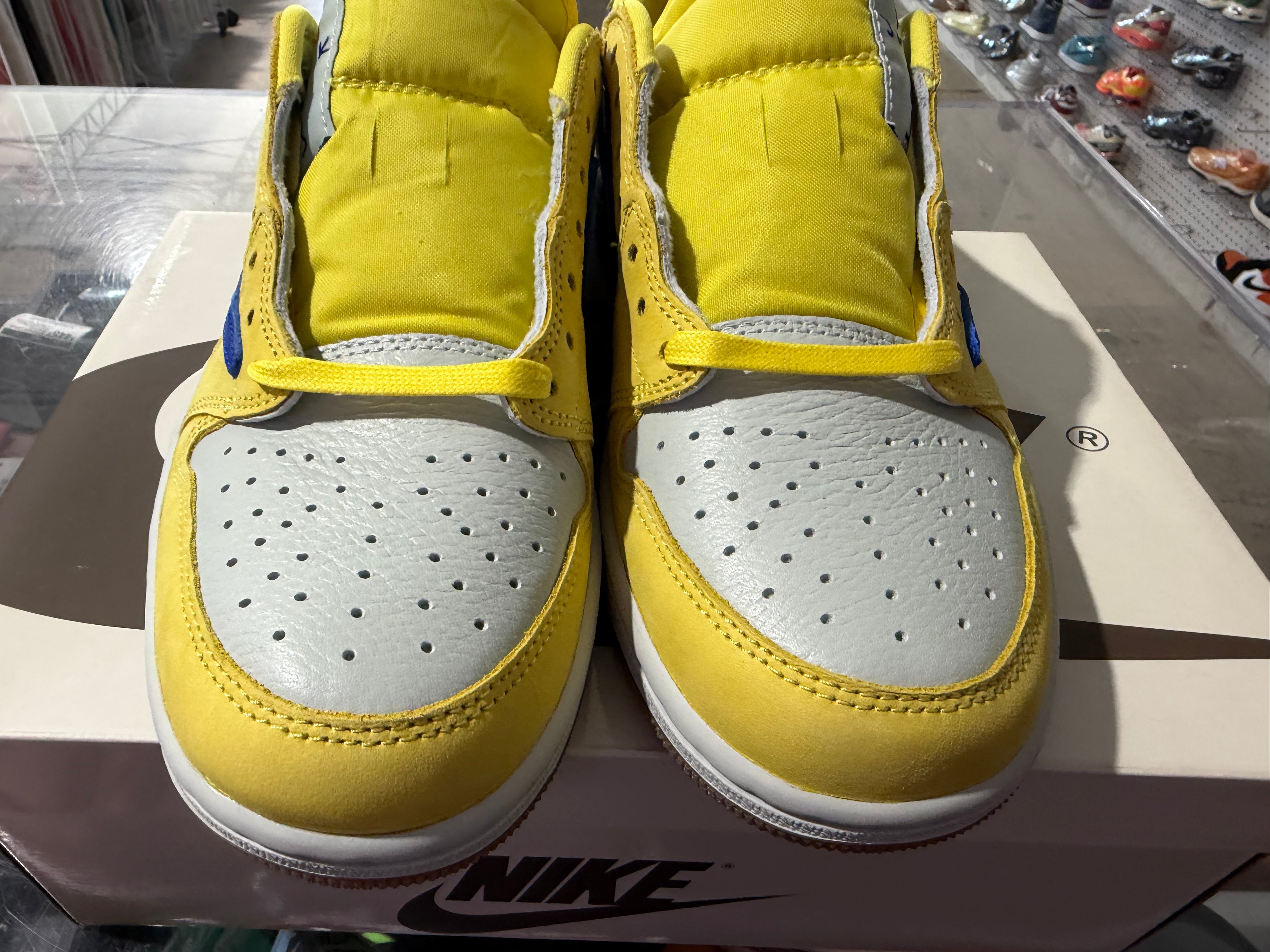 Air Jordan 1 Retro Low OG SP x Travis Scott - Canary Size 9W/7.5
