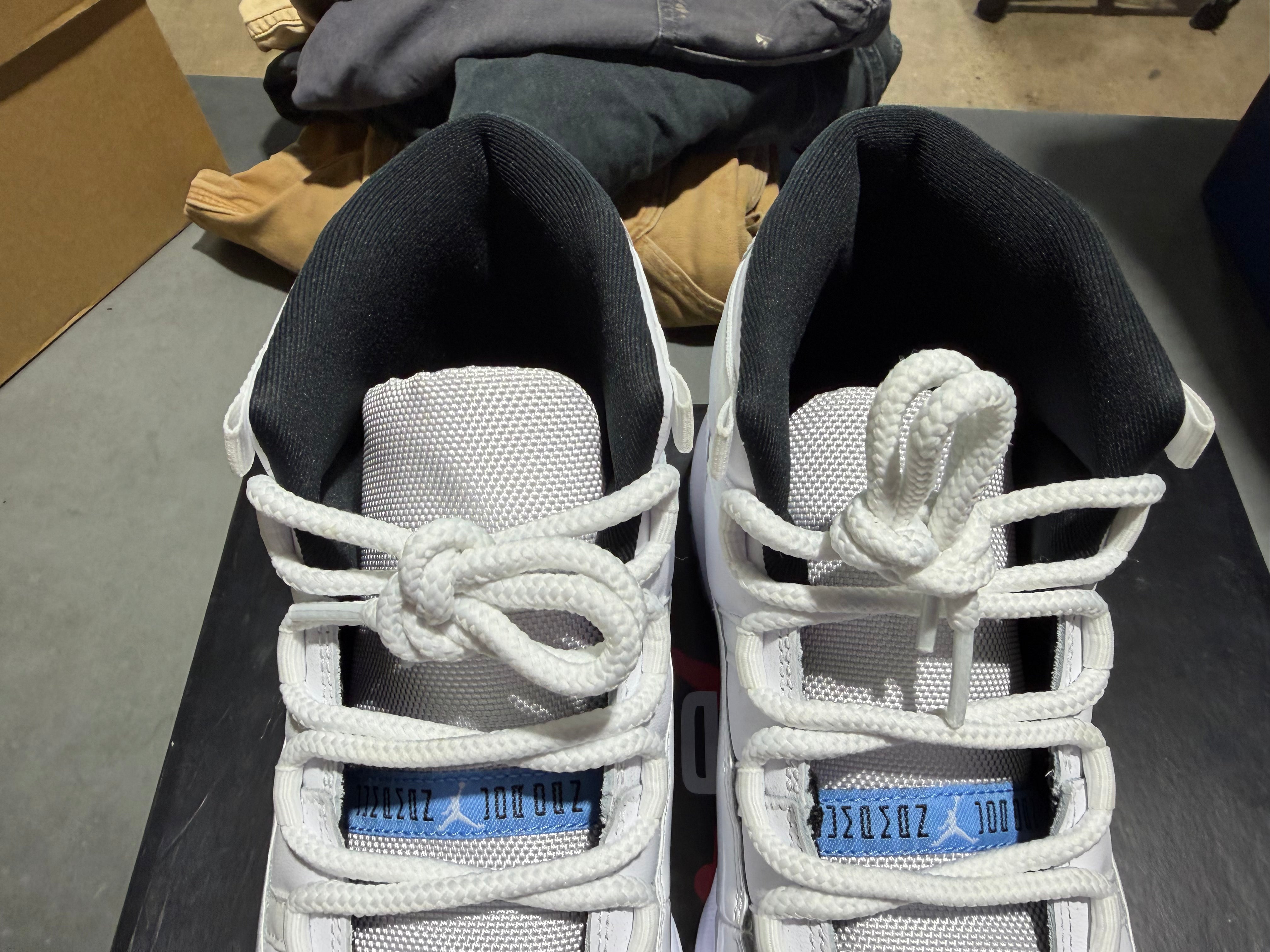 Air Jordan 11 Retro - Legend Blue Size 10