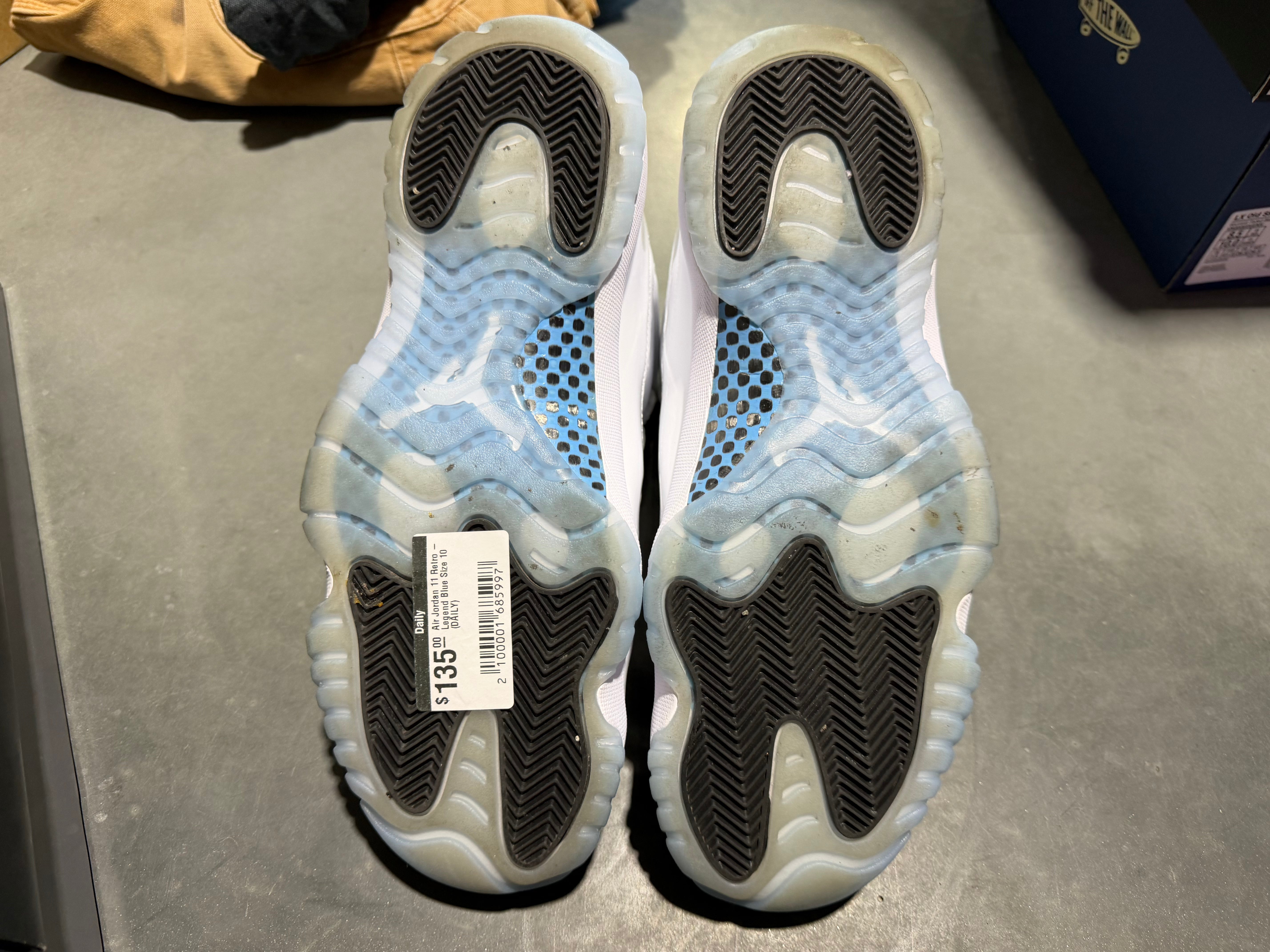 Air Jordan 11 Retro - Legend Blue Size 10